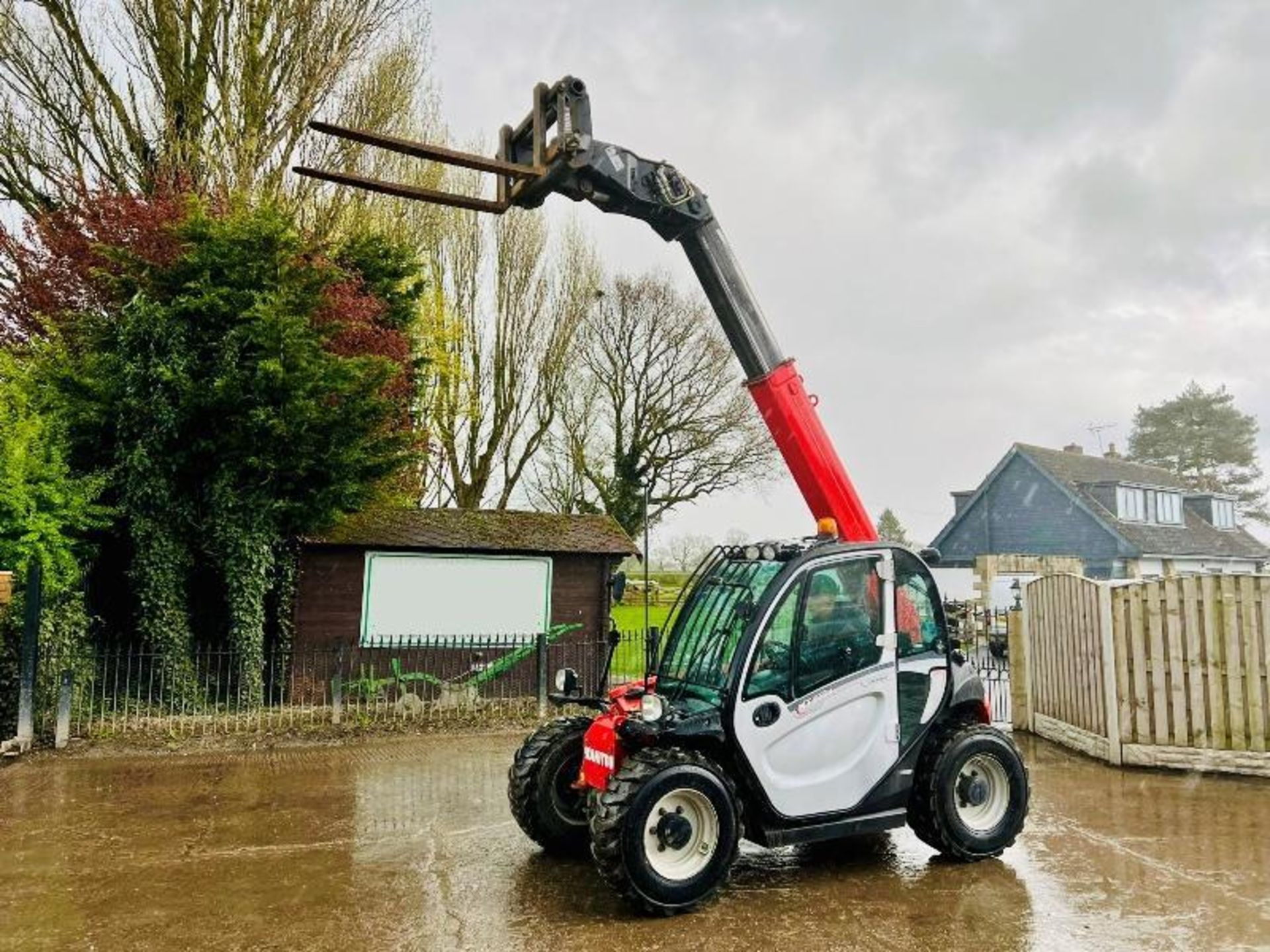 MANITOU MT420 COMFORT TURBO 4WD TELEHANDLER *YEAR 2017, 1772 HOURS* C/W PALLET TINES  - Image 17 of 19