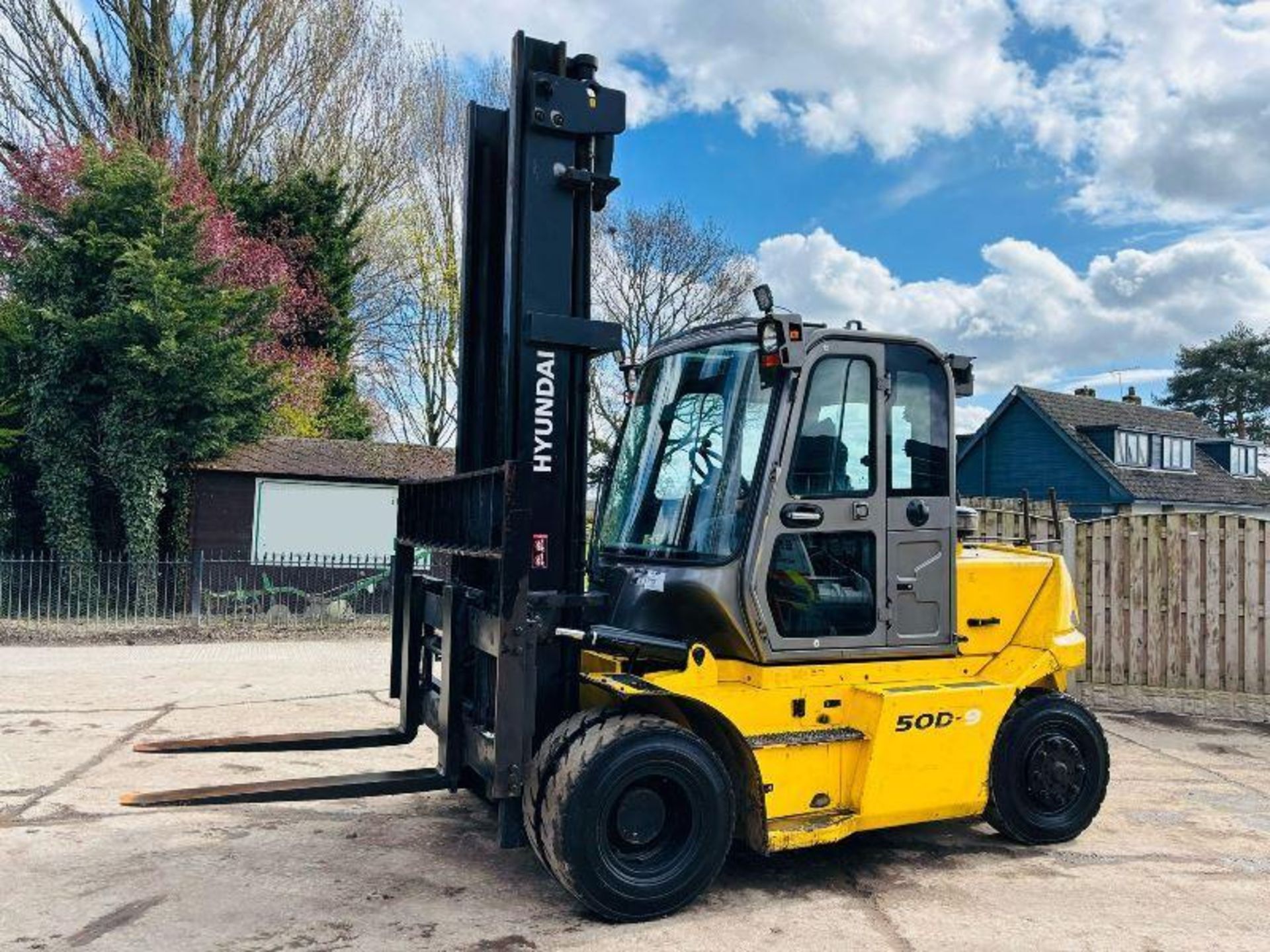 HYUNDAI 50D-9 DIESEL FORKLIFT *YEAR 2016, 5 TON LIFT* C/W SIDE SHIFT - Image 16 of 19