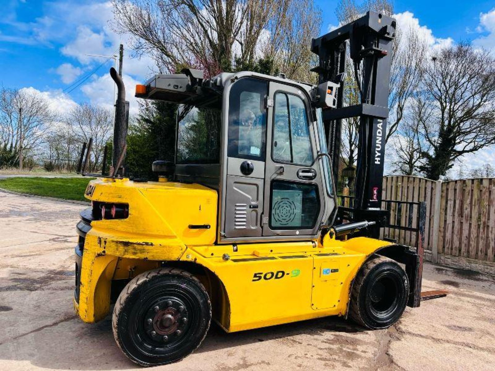 HYUNDAI 50D-9 DIESEL FORKLIFT *YEAR 2016, 5 TON LIFT* C/W SIDE SHIFT - Image 13 of 19