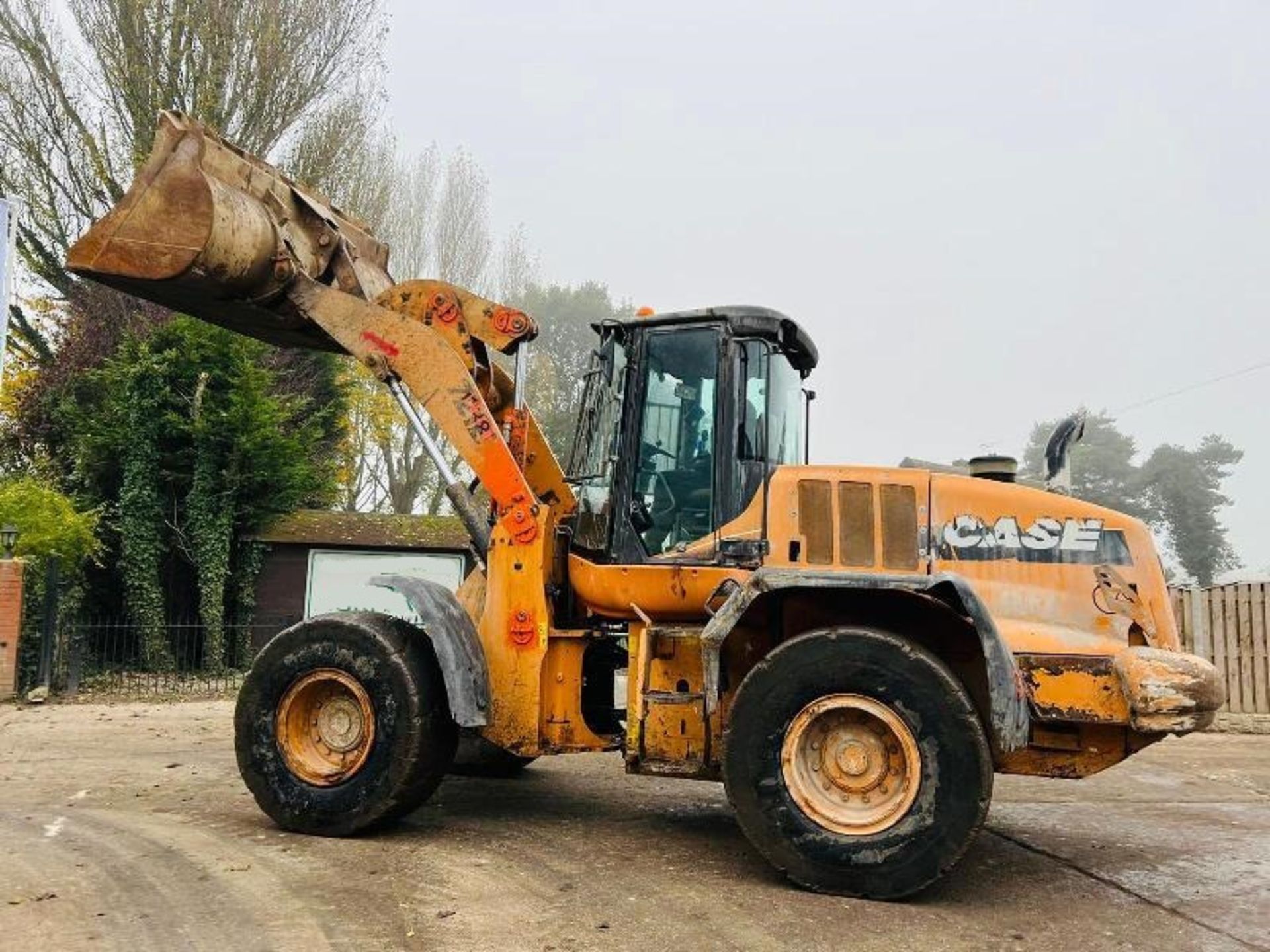 CASE 721E 4WD LOADING SHOVEL * YEAR 2010 * C/W BUCKET - Image 14 of 17