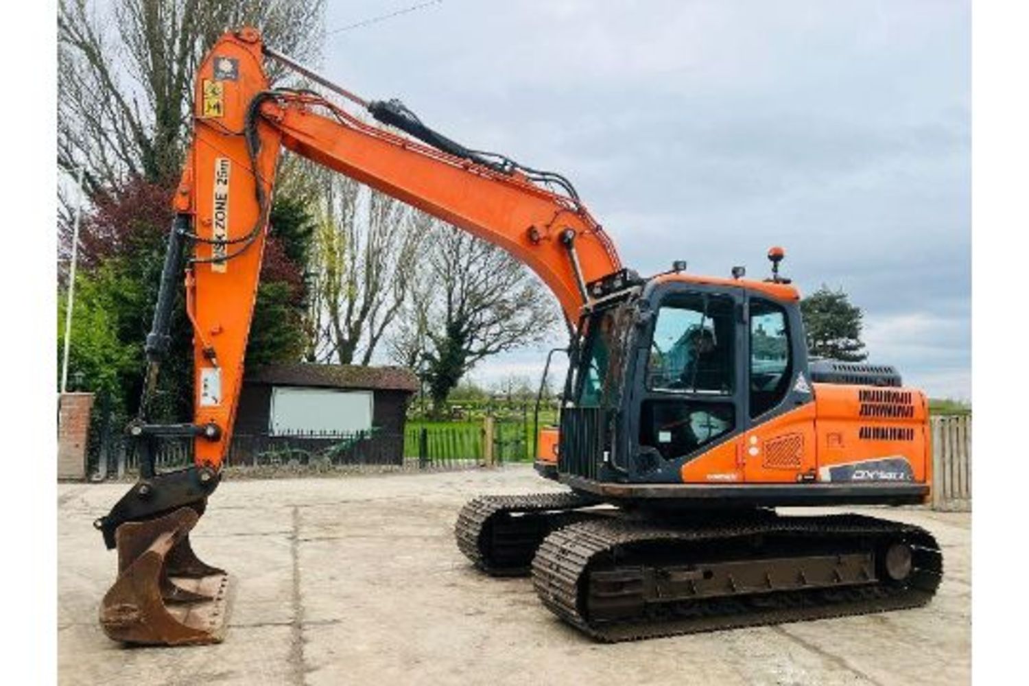  HAND PICKED SELECTION OF PLANT | Including Excavators, Dumpers, Generators, Access Lifts, Rollers & More ending Friday 12th April at 1pm