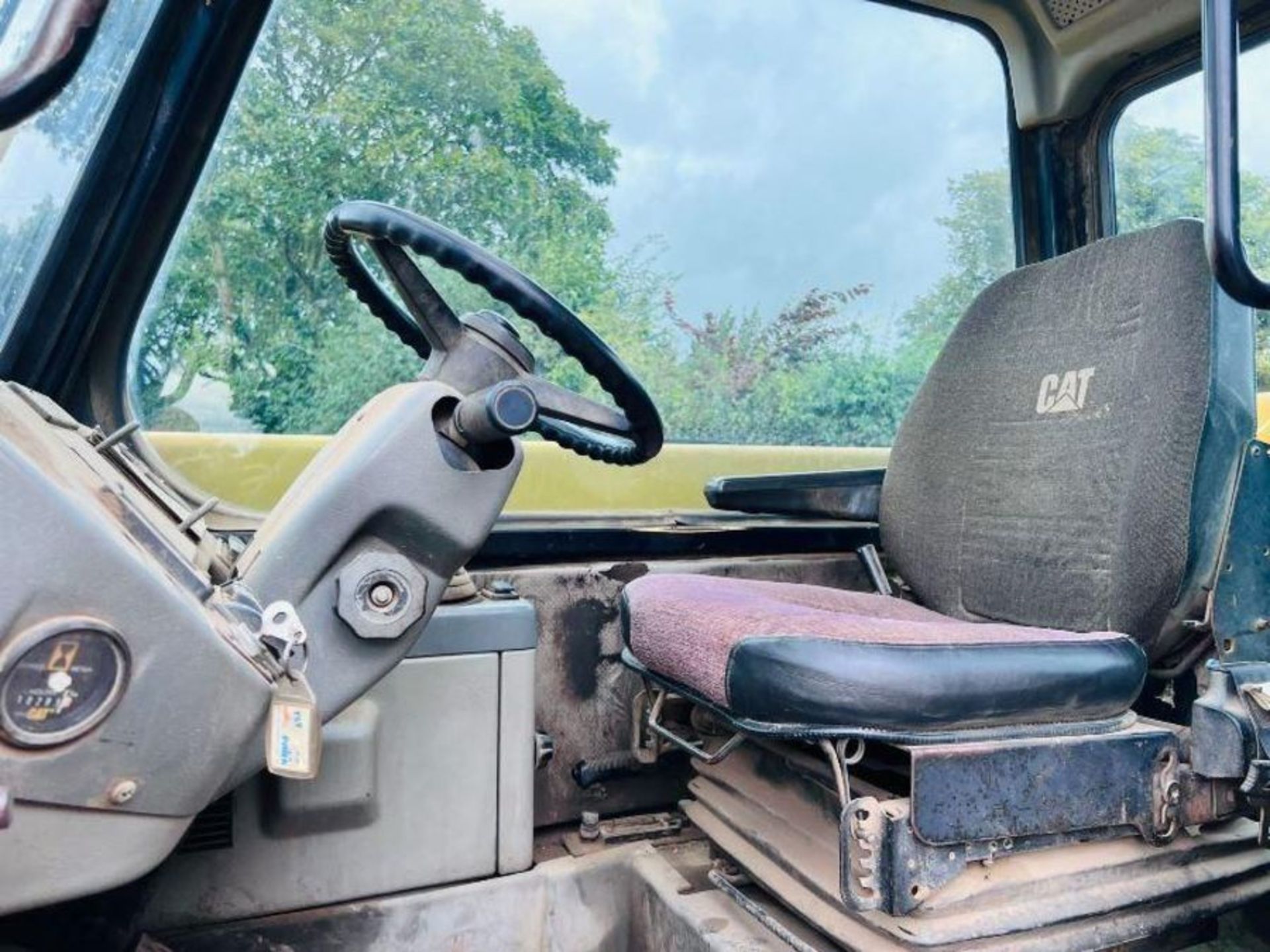 CATERPILLAR TH62 4WD TELEHANDLER *AG-SPEC* C/W PICK UP HITCH - Image 13 of 16