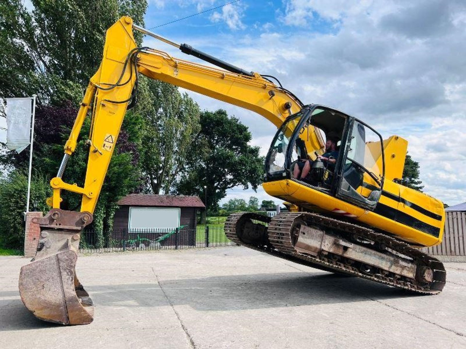 JCB JS160 HIGH RISE CABIN TRACKED EXCAVATOR *YEAR 2010* C/W QUICK HITCH - Image 4 of 15