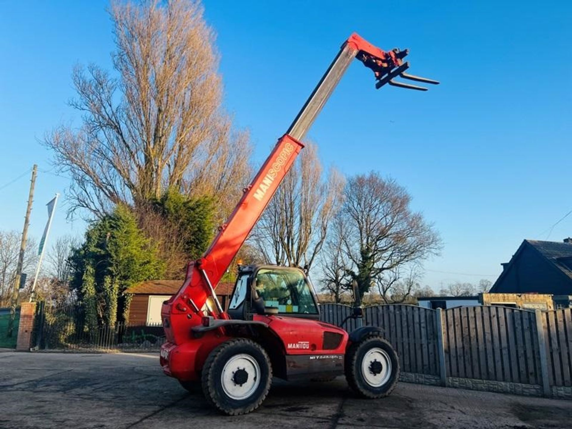 MANITOU MLT845-120 4WD TELEHANDLER C/W PALLET TINES - Image 5 of 16