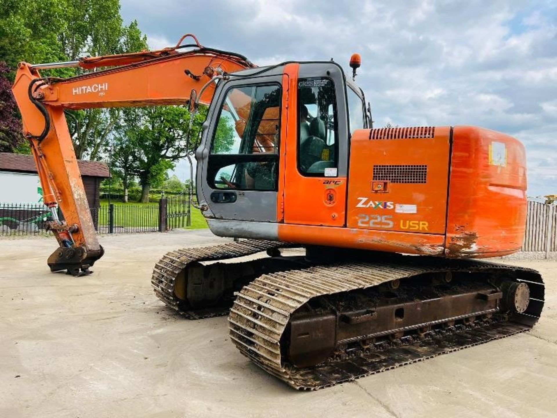 HITACHI ZX225USR TRACKED EXCAVATOR C/W QUICK HITCH - Image 6 of 13