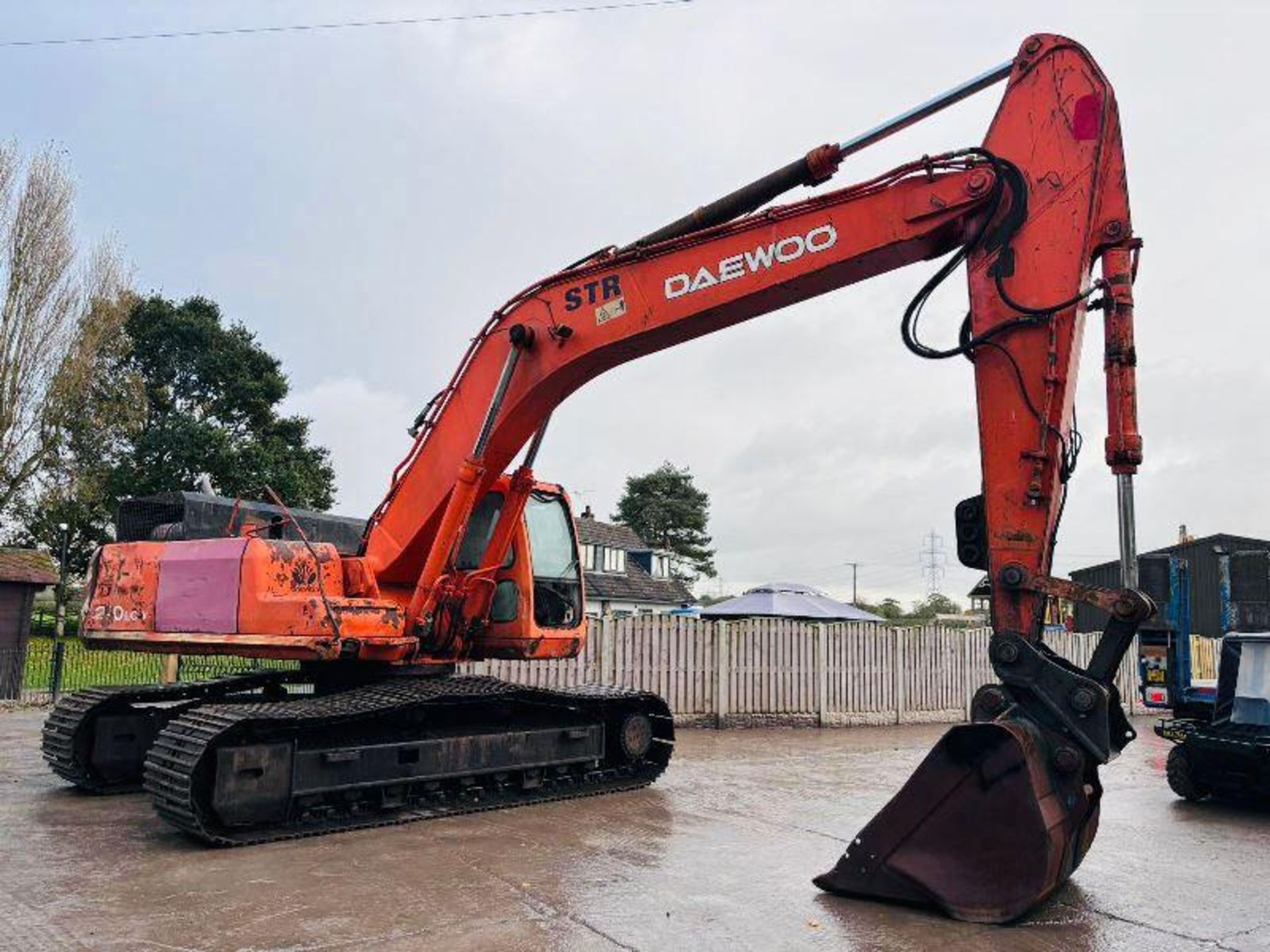 DAEWOO 290SL-V EXCAVATOR C/W QUICK HITCH & BUCKET - Image 4 of 17