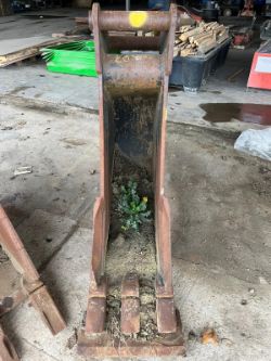 DIGGER BUCKET - 360B, 360PG, 80 PINS