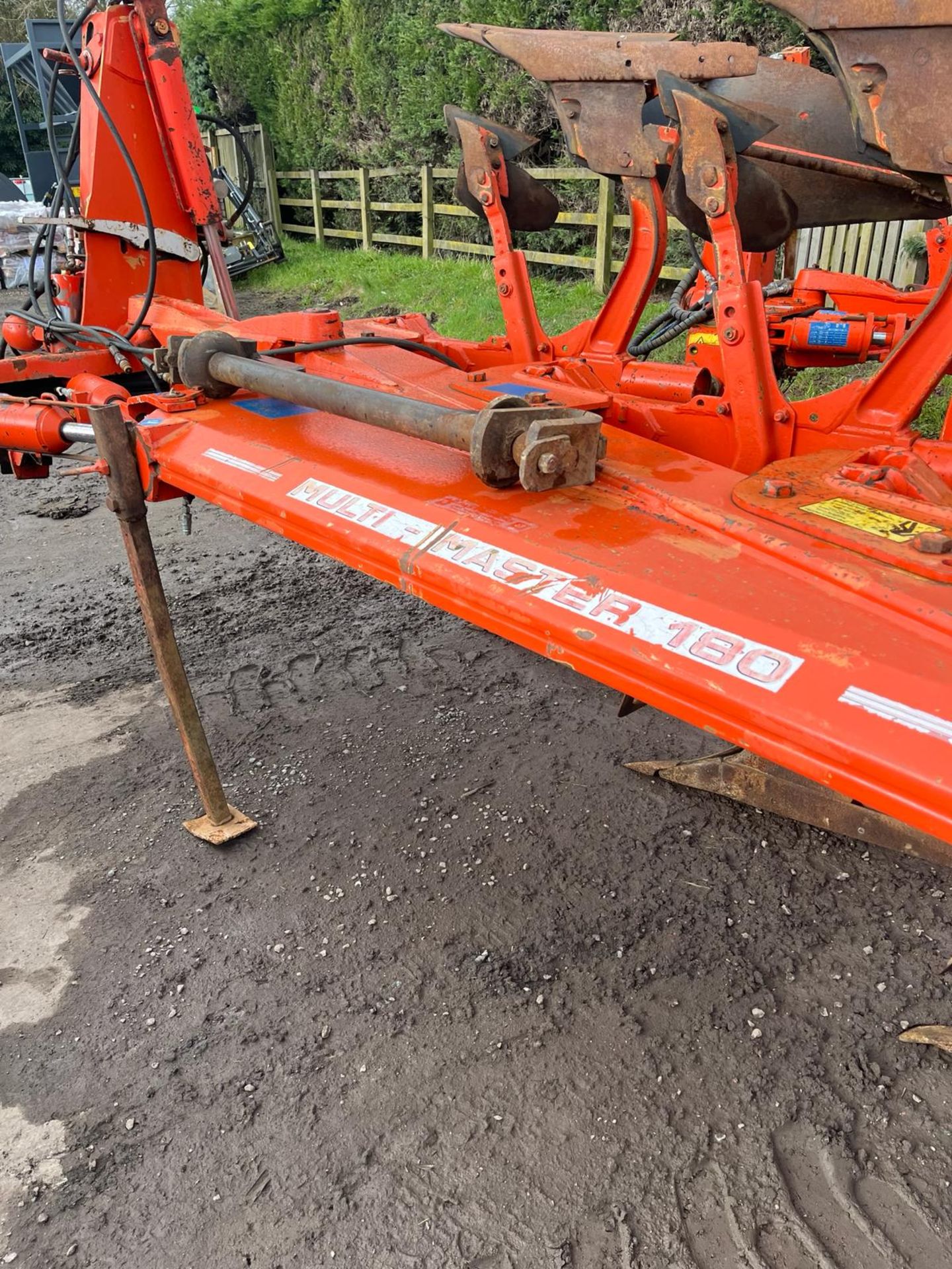 KUHN MULTIMASTER 180 6 FARROW PLOUGH - Image 2 of 6