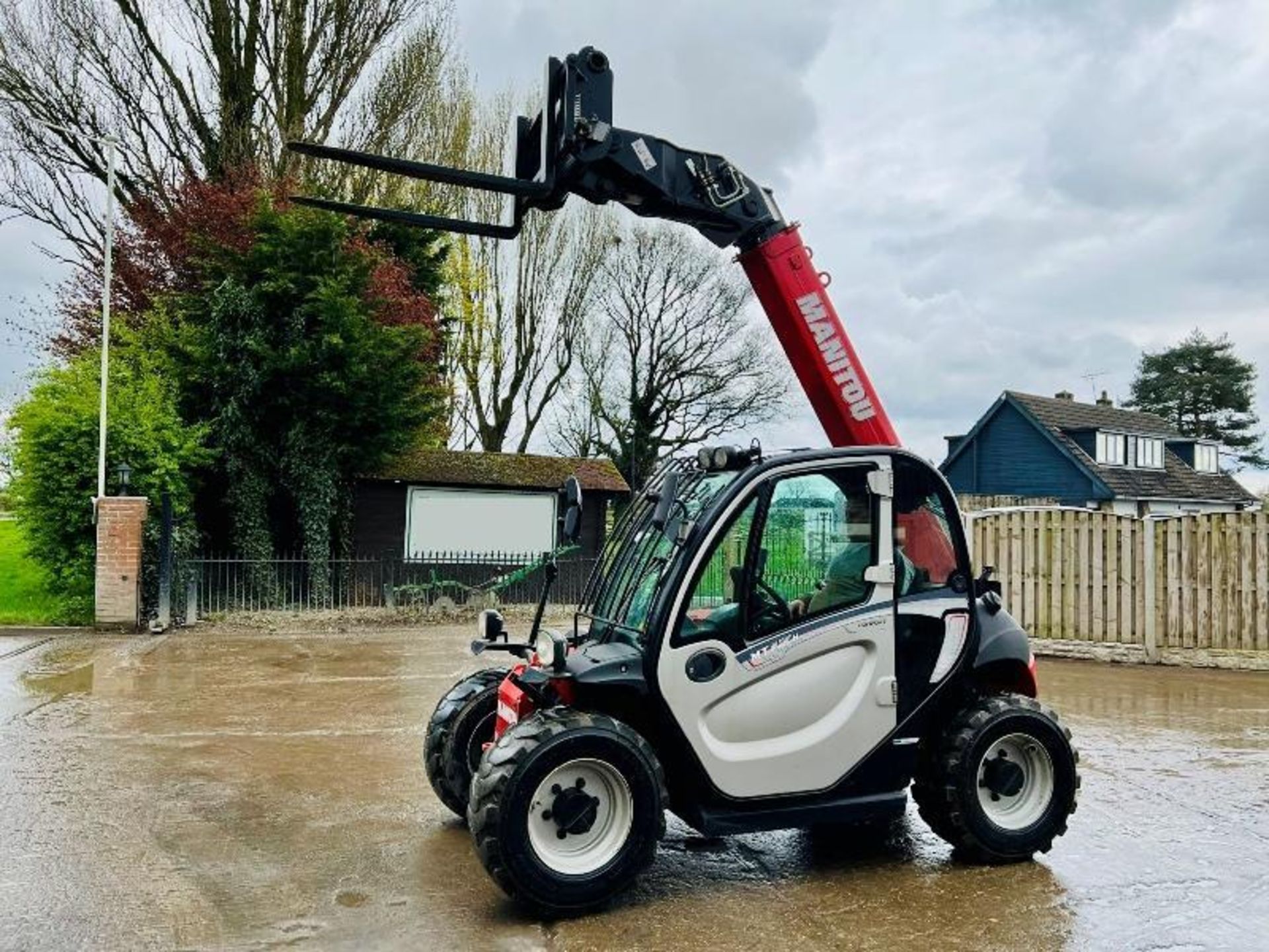 MANITOU MT420 COMFORT TURBO 4WD TELEHANDLER *YEAR 2018* C/W PALLET TINES - Bild 16 aus 17