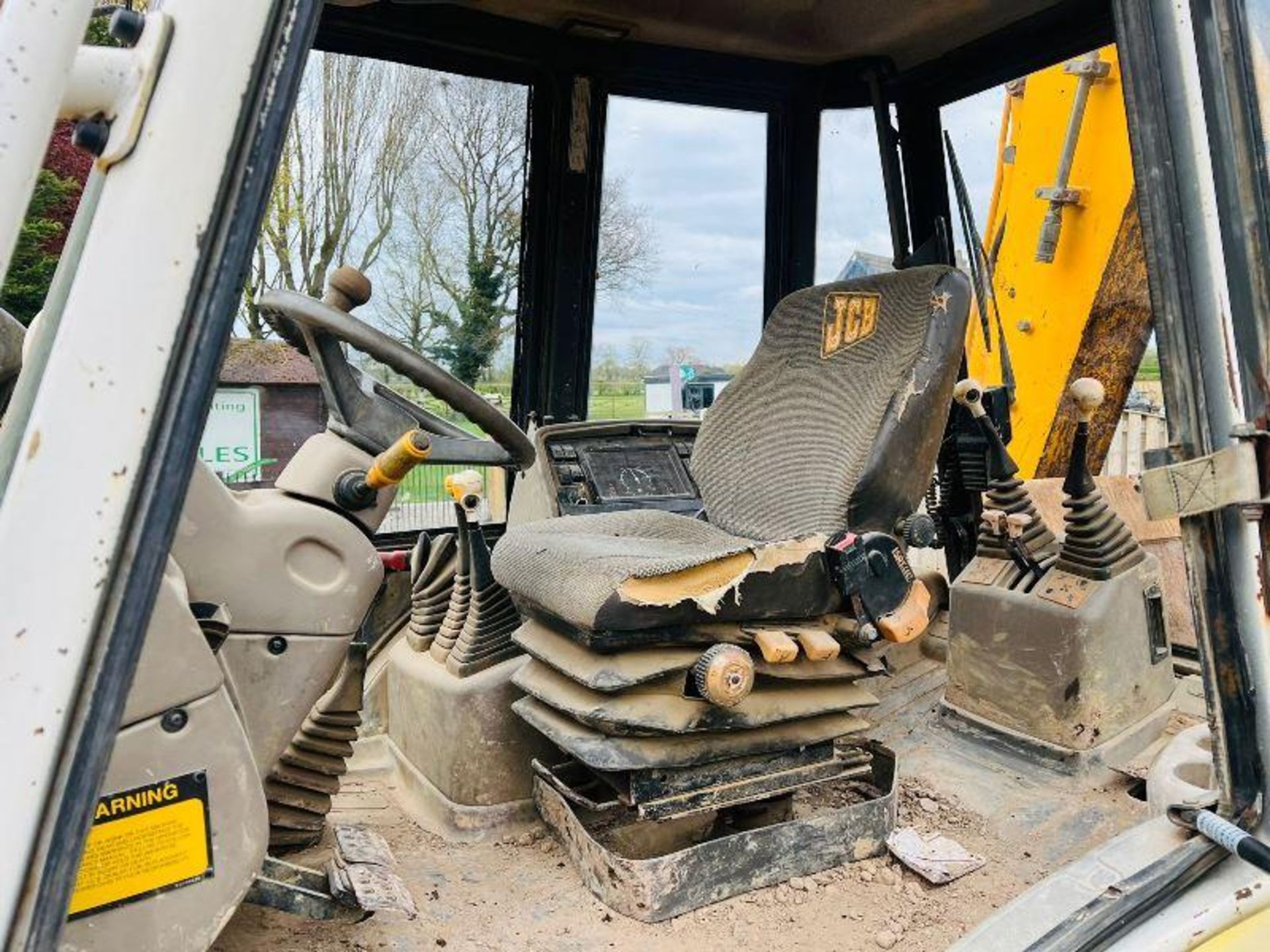 JCB 3CX 4WD PROJECT 8 BACKHOE DIGGER C/W EXTENDING DIG - Image 14 of 19