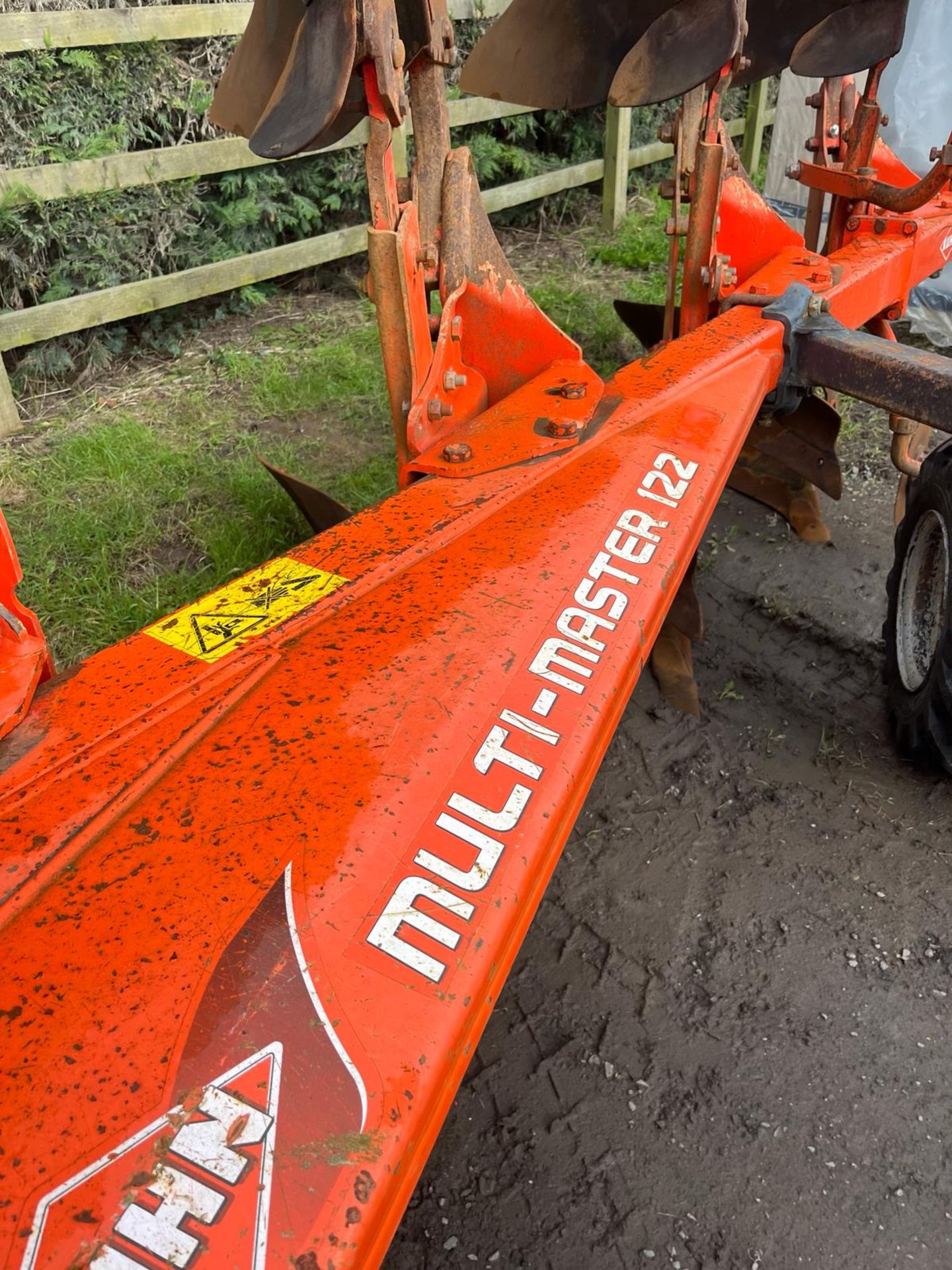 KUHN MULTIMASTER 122 5 FARROW PLOUGH - Image 4 of 7