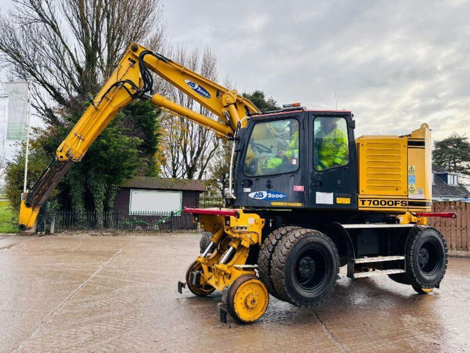 COLMAR T7000FS WHEELED EXCAVATOR C/W TELESCOPIC BOOM & RAILWAY GEAR