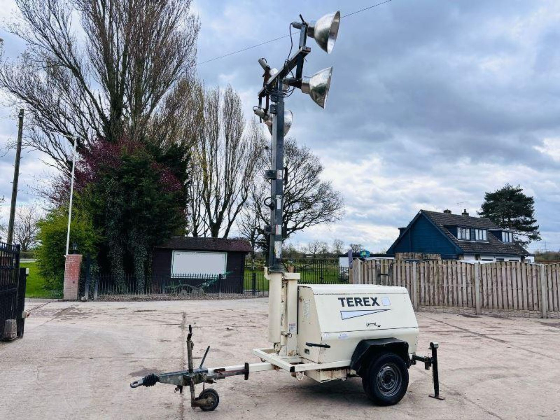 TEREX 4050D SINGLE AXLE TELESCOPIC LIGHTING TOWER C/W KUBOTA ENGINE