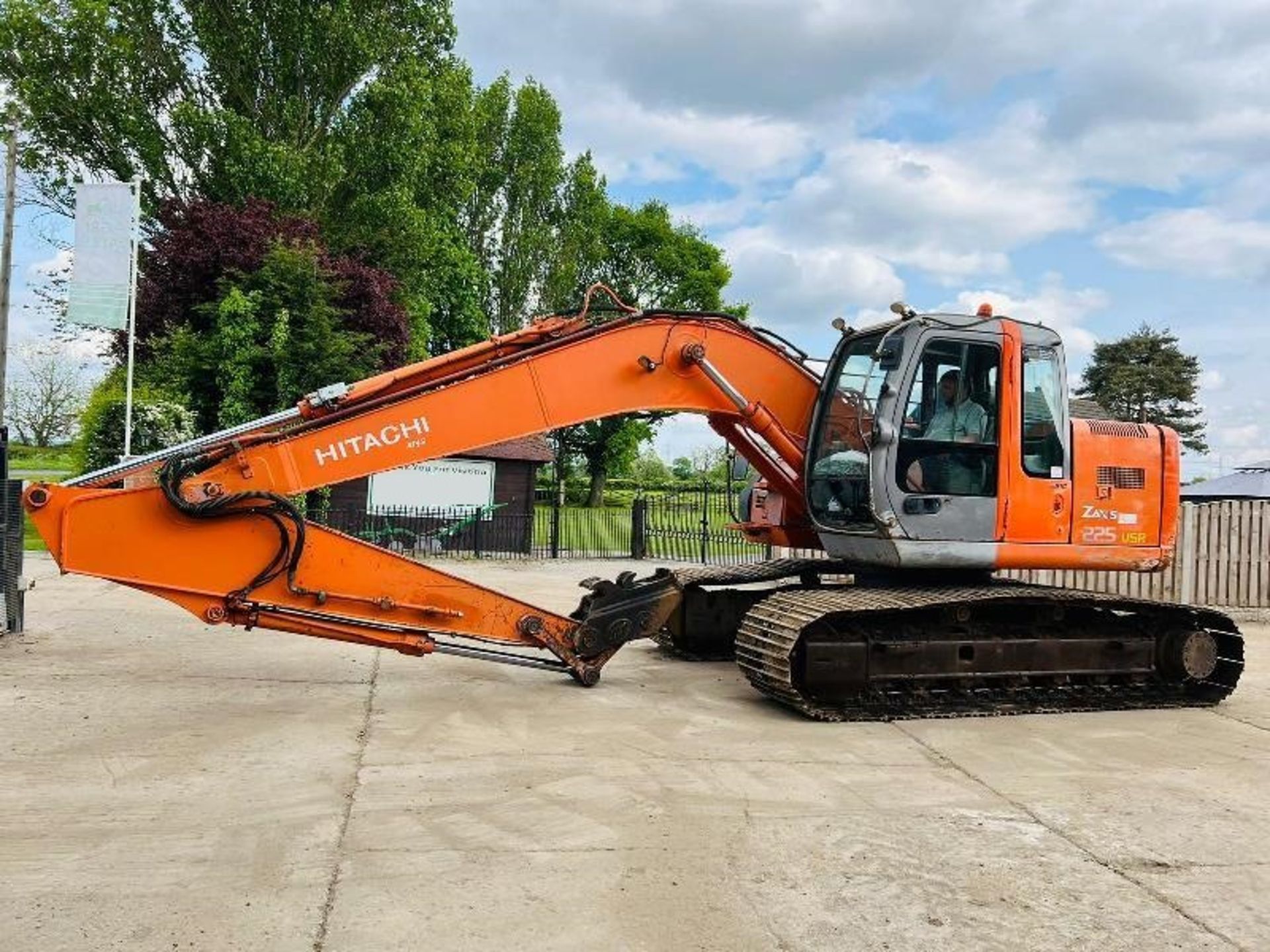 HITACHI ZX225USR TRACKED EXCAVATOR C/W QUICK HITCH - Image 2 of 13