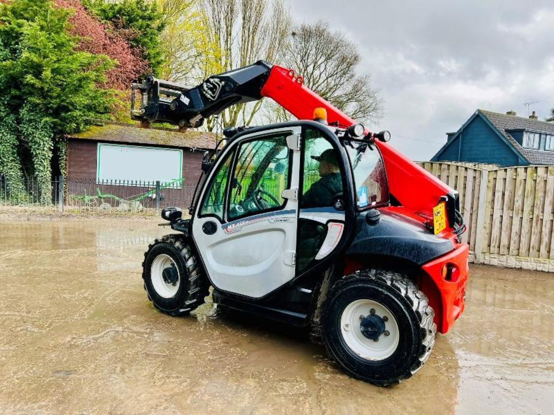 MANITOU MT420 COMFORT TURBO 4WD TELEHANDLER *YEAR 2017, 1772 HOURS* C/W PALLET TINES - Image 8 of 19