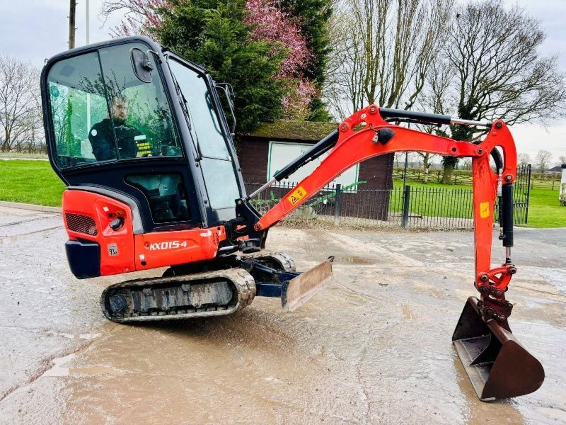 KUBOTA KX015-4 TRACKED EXCAVATOR *YEAR 2011* C/W QUICK HITCH & BUCKET - Image 2 of 14