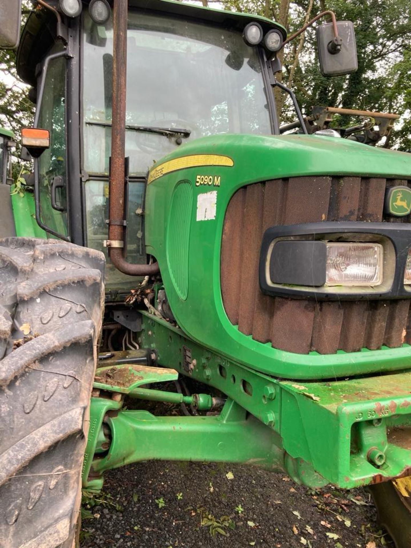 2010 JOHN DEERE 5090M TRACTOR