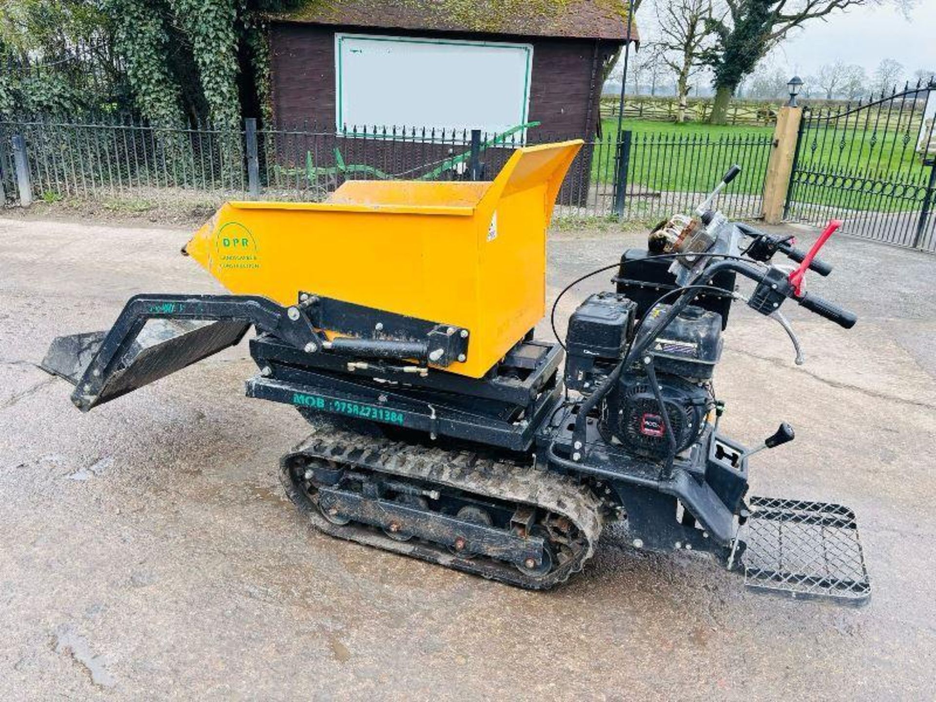 LUMAG SELF LOADING TRACKED PEDESTRIAN HIGH TIP DUMPER C/W RUBBER TRACKS - Image 5 of 16