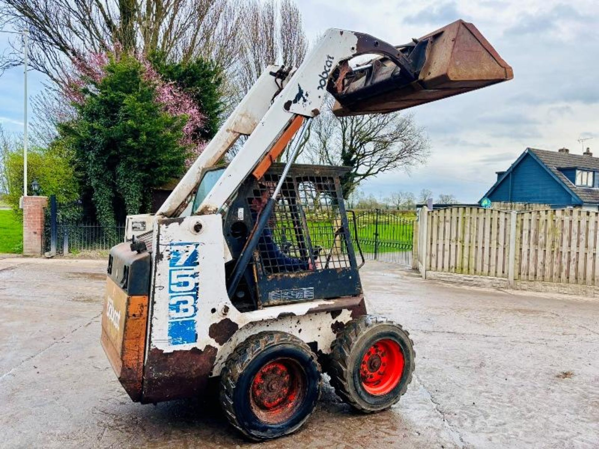 BOBCAT S753 4WD SKIDSTEER C/W BUCKET - Image 4 of 13