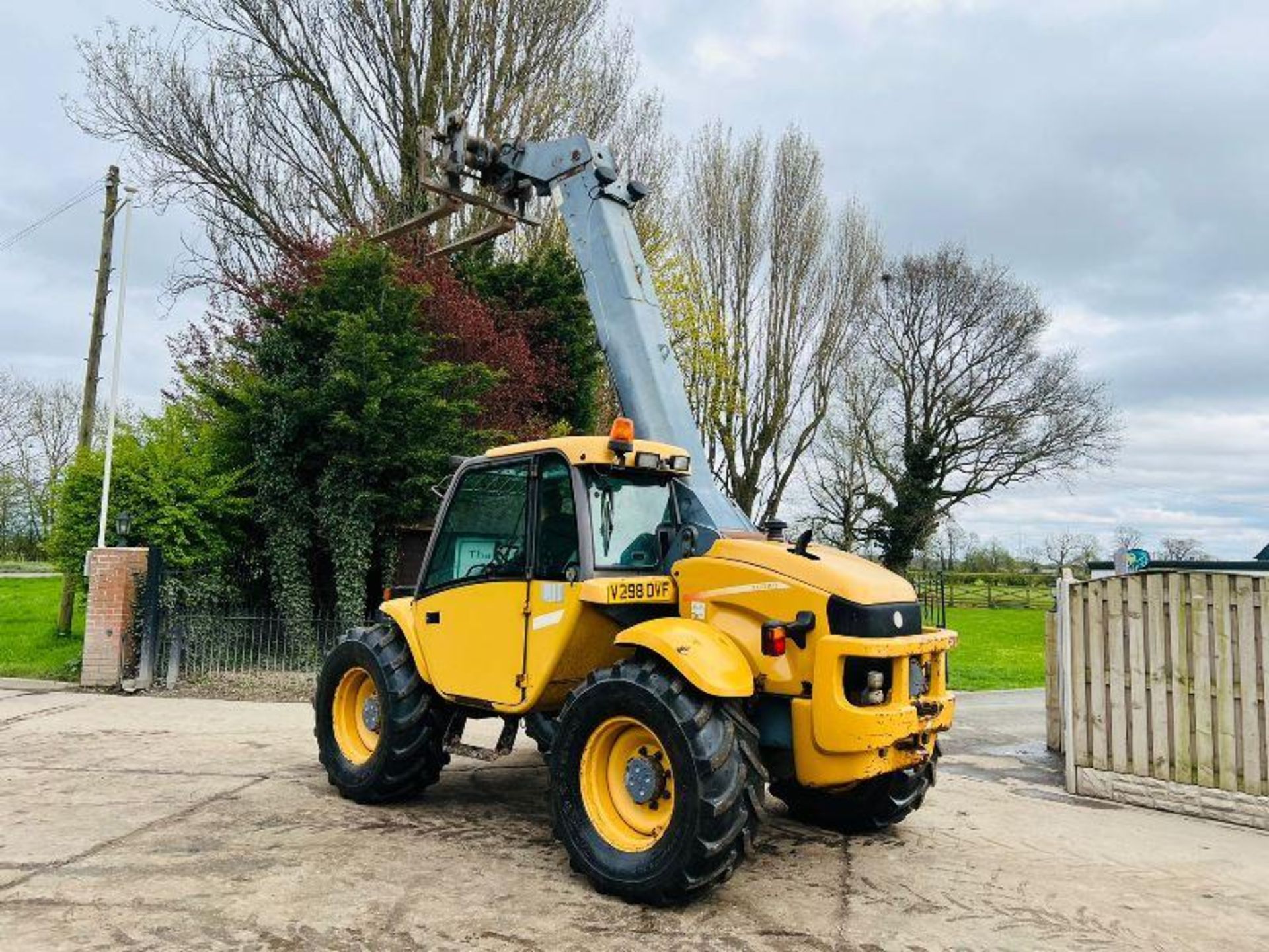 NEW HOLLAND LM430A 4WD TELEHANDLER C/W PALLET TINES - Image 6 of 19