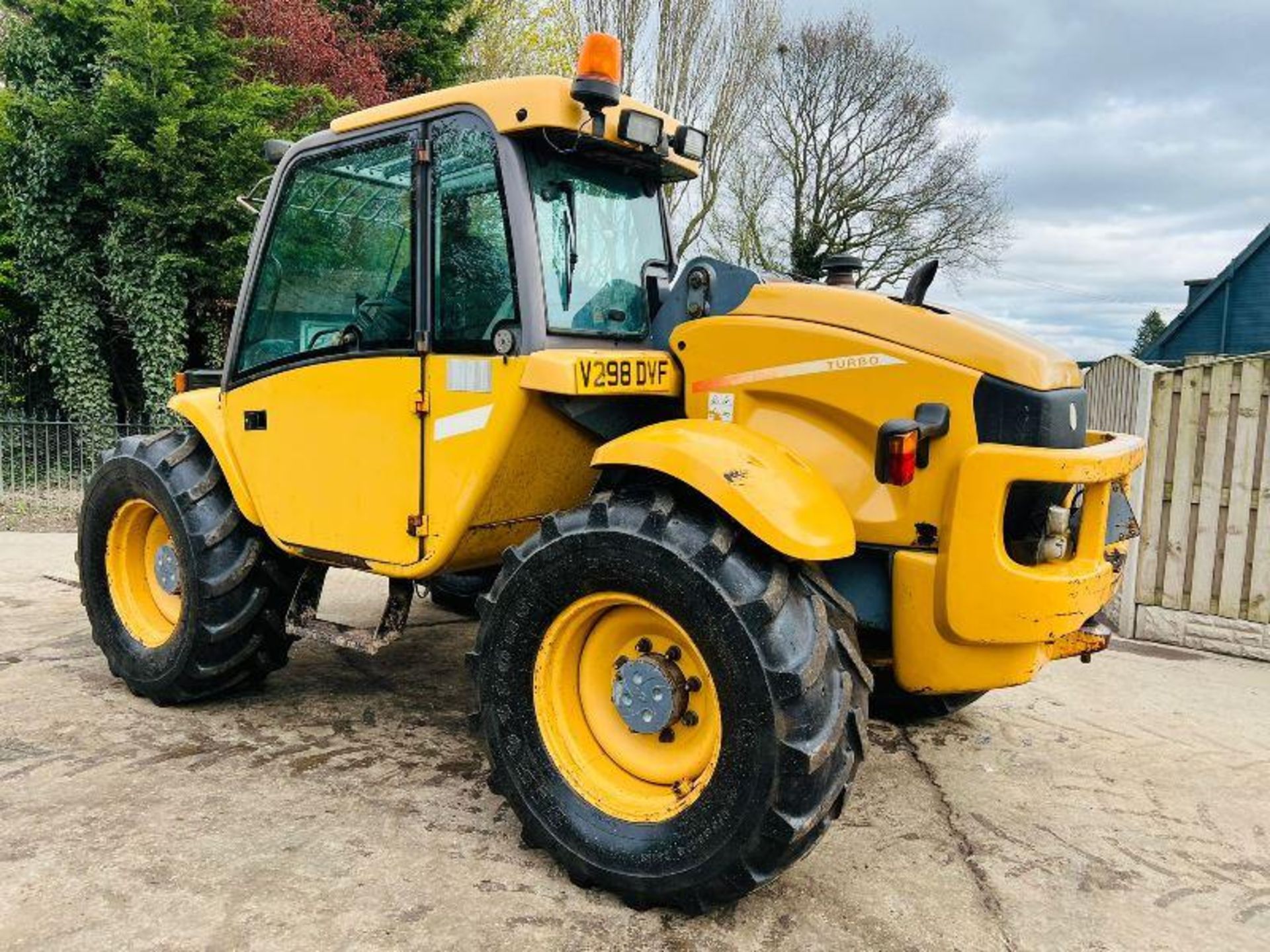 NEW HOLLAND LM430A 4WD TELEHANDLER C/W PALLET TINES - Image 9 of 19