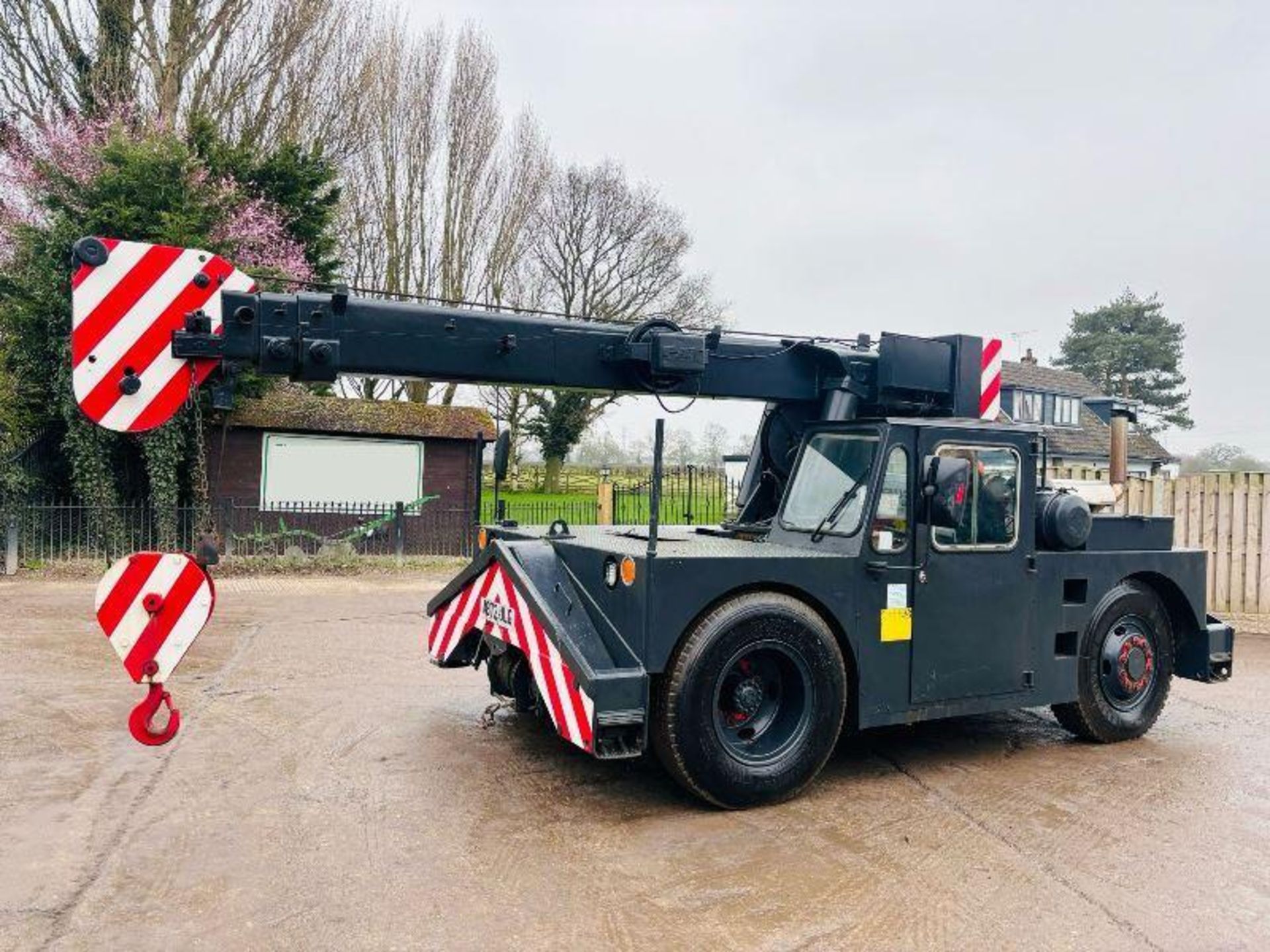 GROVES IND36 MOBILE CRANE C/W DOUBLE PUSH OUT BOOM - Image 17 of 17