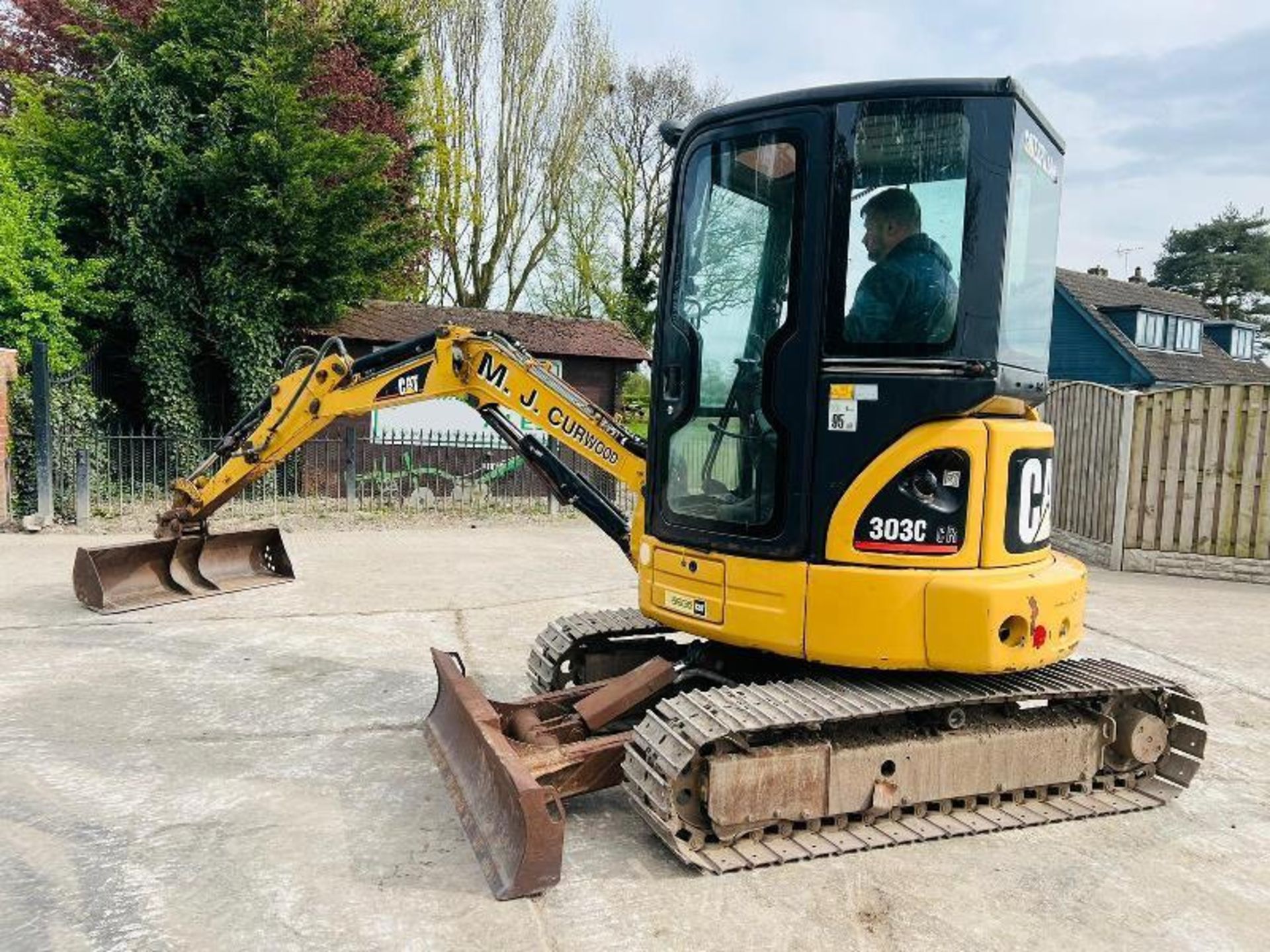 CATERPILLAR 302C TRACKED EXCAVATOR C/W QUICK HITCH & BUCKET  - Image 6 of 17