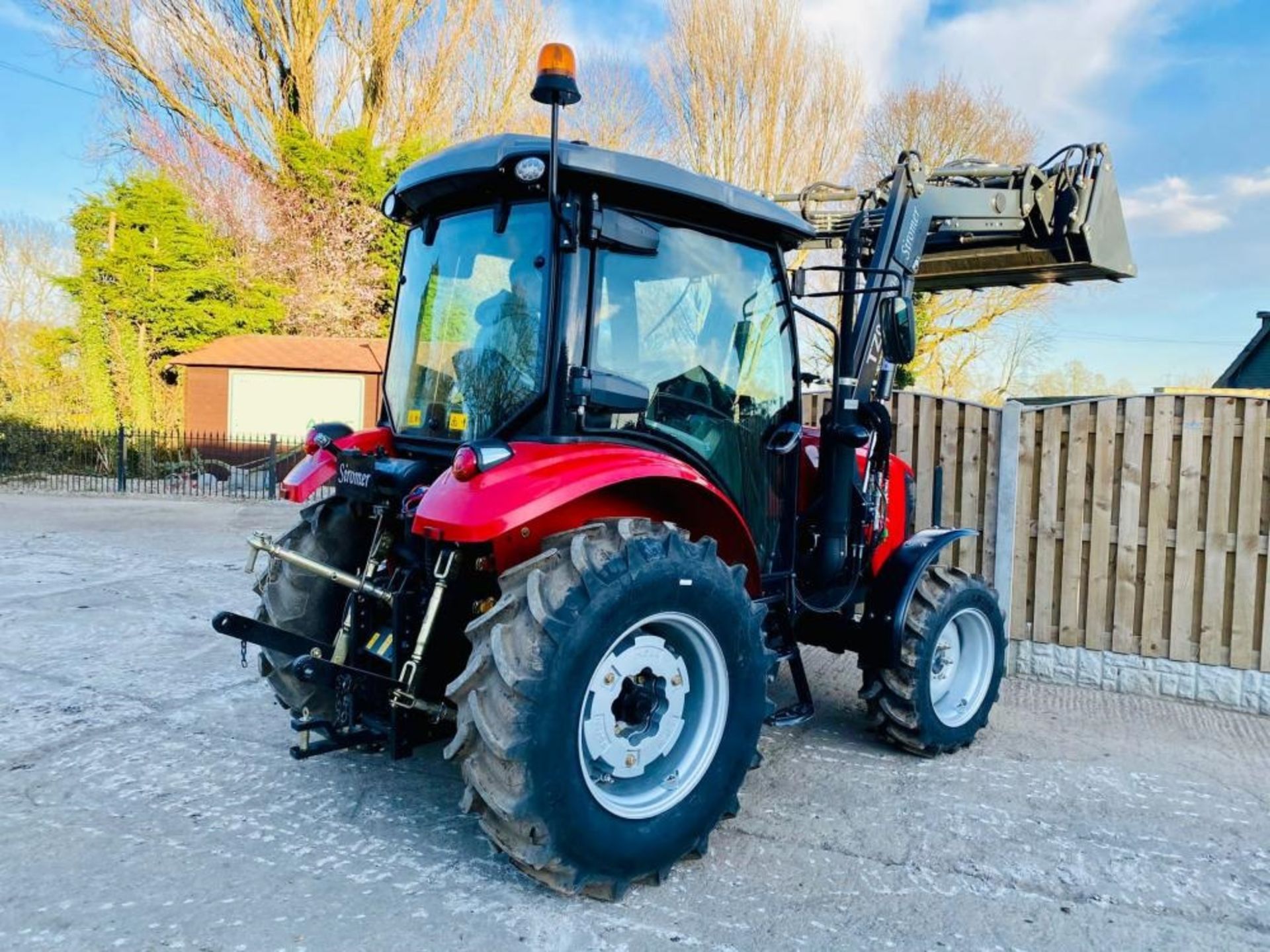 BRAND NEW SIROMER 504 4WD TRACTOR WITH SYNCHRO CAB AND LOADER - Image 4 of 18