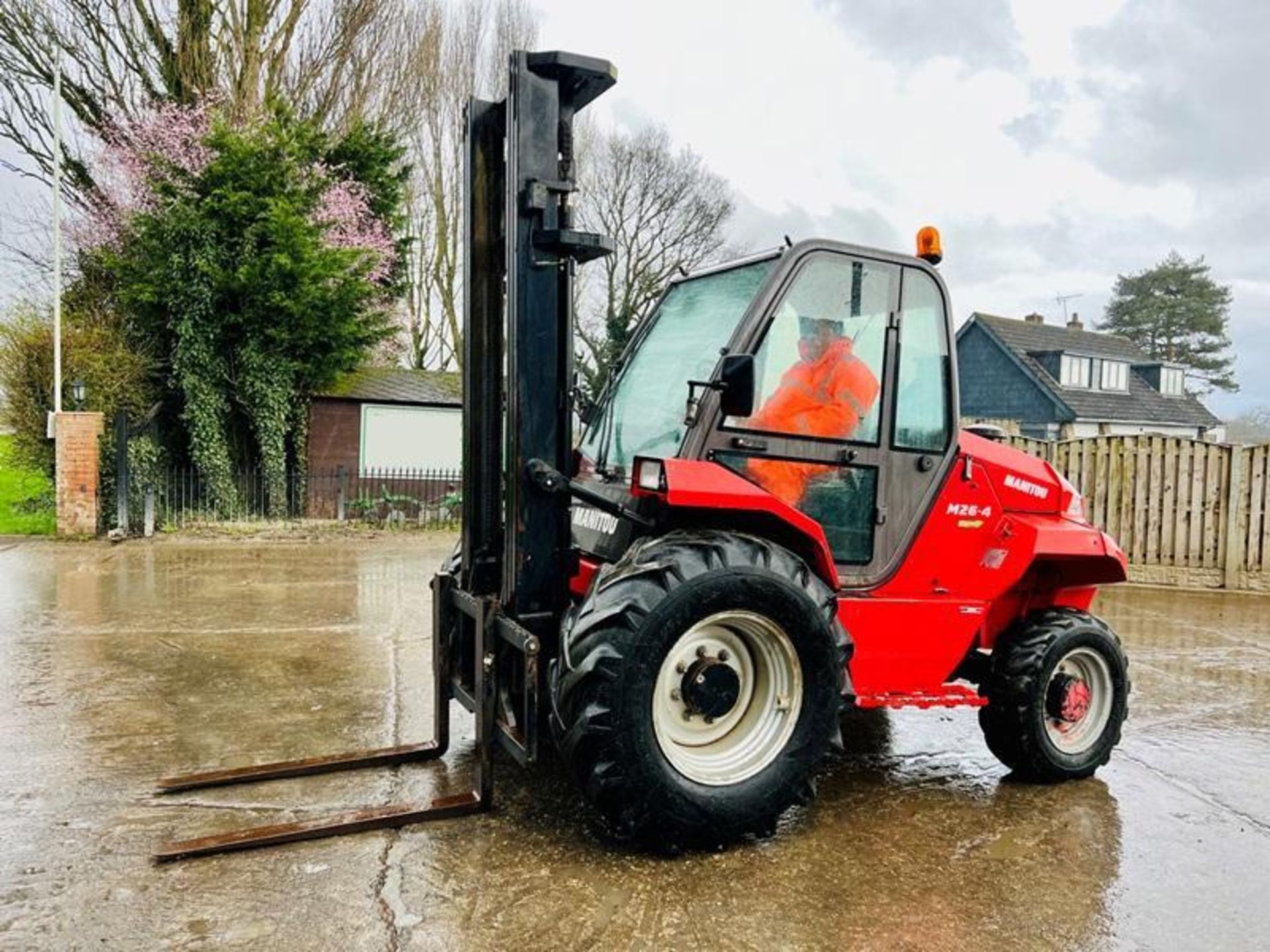 MANITOU M26-4 ROUGH TERRIAN 4WD FORKLIFT *YEAR 2017* C/W PALLET TINES - Image 12 of 15