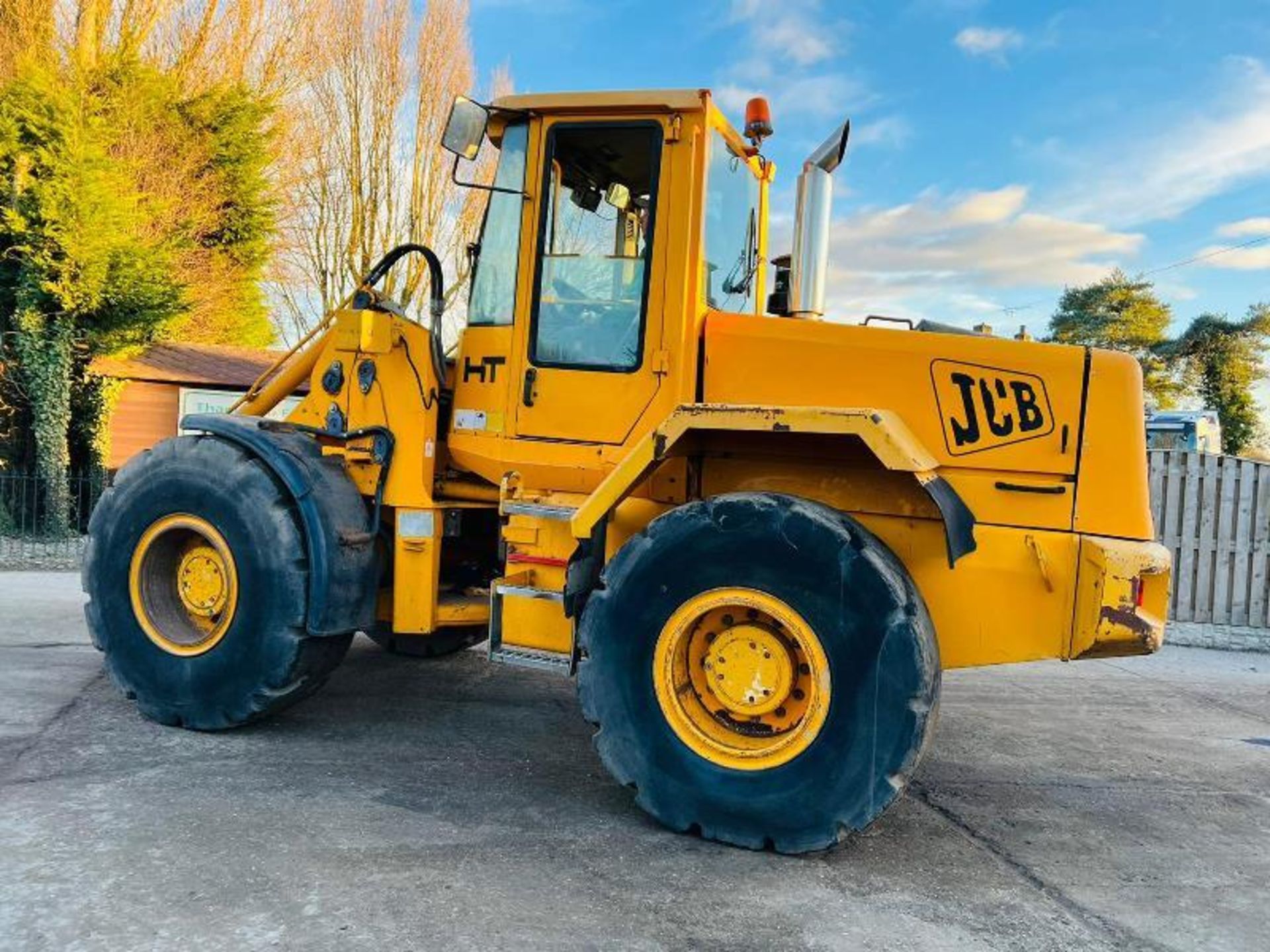 JCB 426B 4WD LOADING SHOVEL C/W JOYSTICK CONTROL - Image 14 of 18