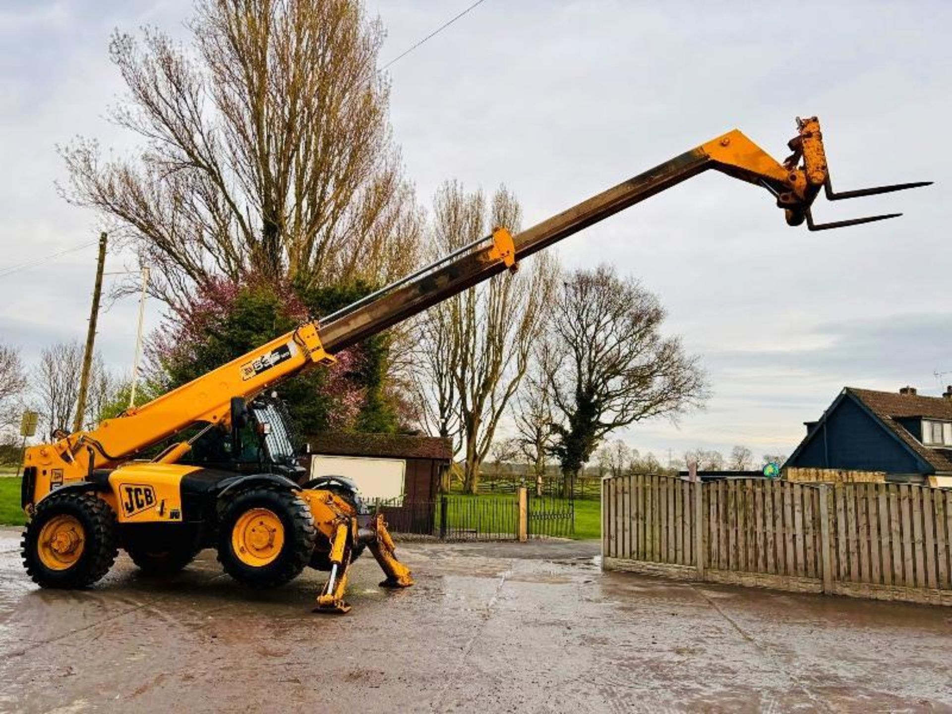 JCB 535-125 4WD TELEHANDLER *12.5 METER REACH* C/W PALLET TINES - Image 17 of 17