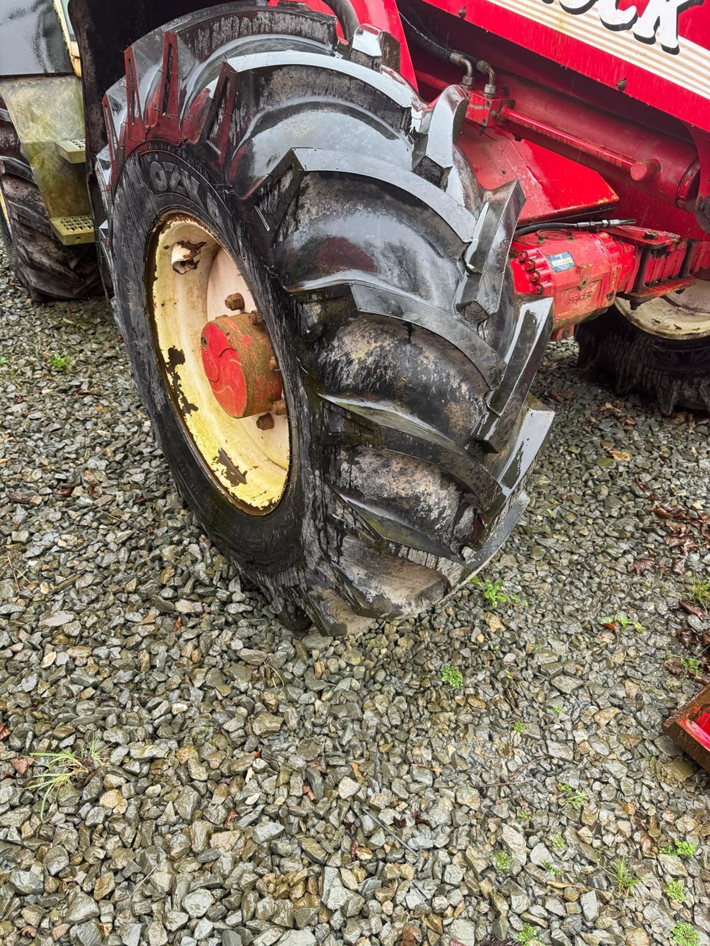 2008 REDROCK TH220 PIVOT TELEHANDLER - Image 2 of 8