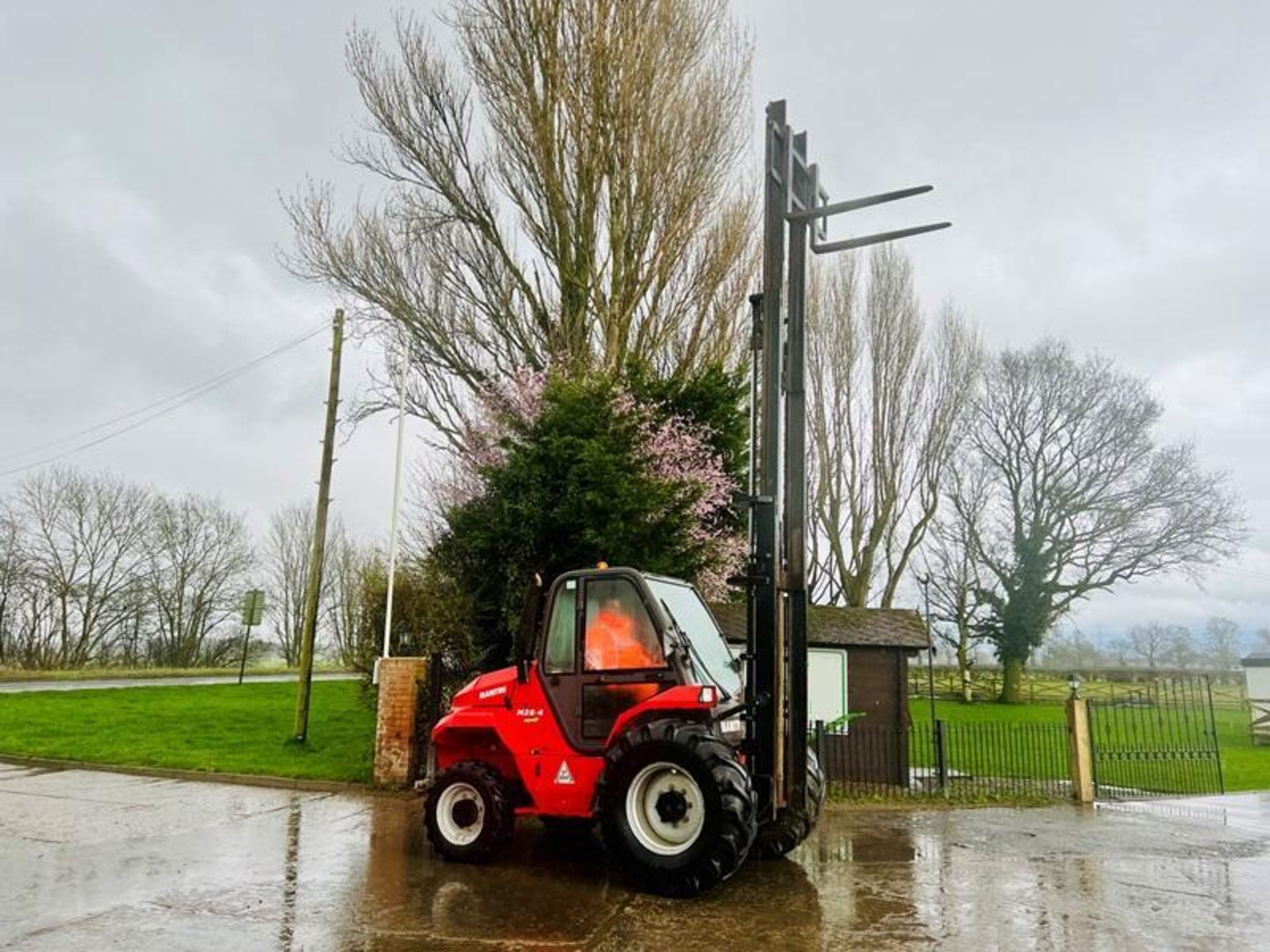 MANITOU M26-4 ROUGH TERRIAN 4WD FORKLIFT *YEAR 2017* C/W PALLET TINES - Image 15 of 15