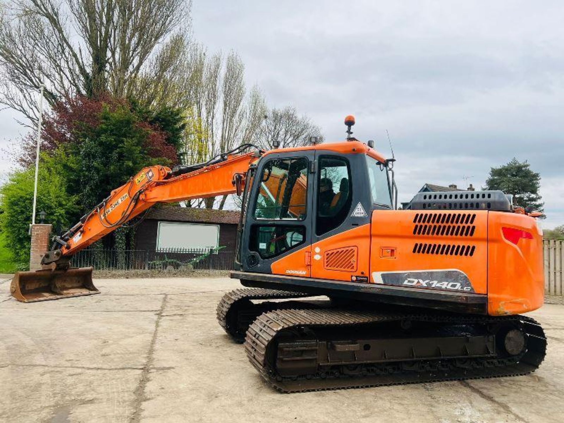 DOOSAN DX140LCR TRACKED EXCAVATOR *YEAR 2015* C/W QUICK HITCH & BUCKET - Bild 4 aus 19