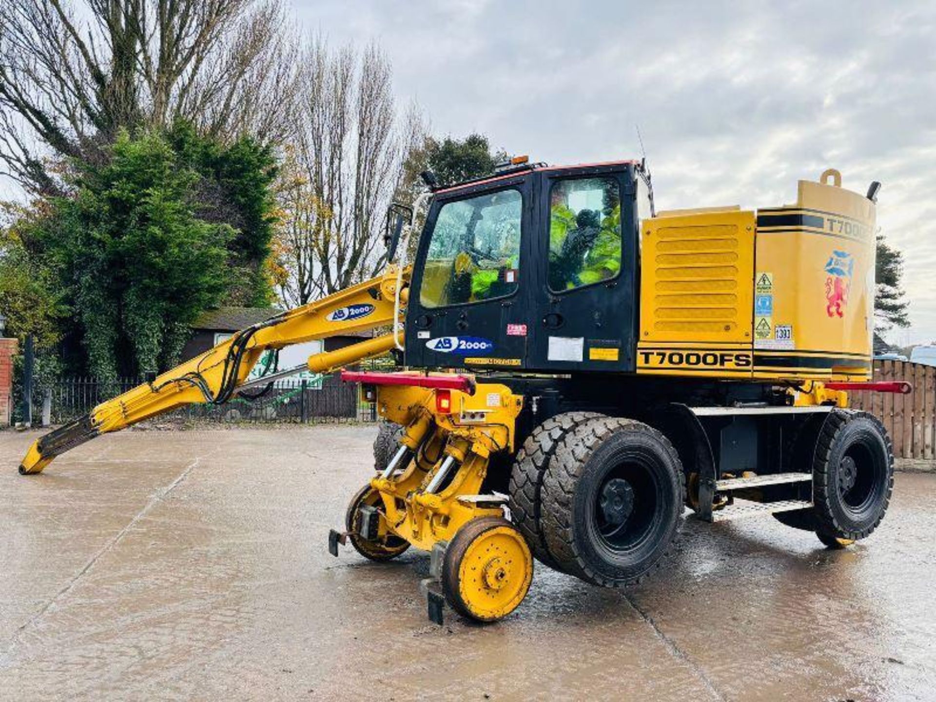 COLMAR T7000FS WHEELED EXCAVATOR C/W TELESCOPIC BOOM & RAILWAY GEAR - Image 6 of 19