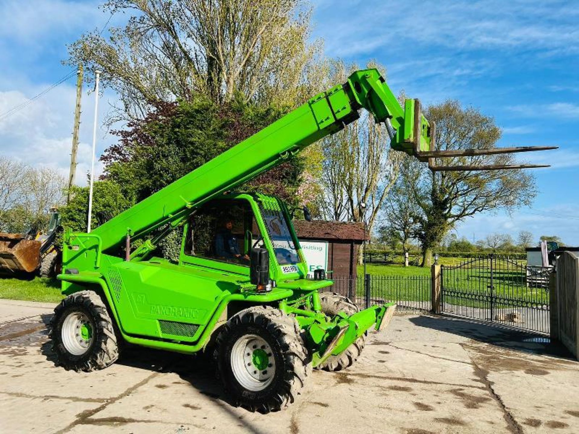 MERLO P35.13 4WD TELEHANDLER *ROAD REGISTERED* C/W PALLET TINES - Image 9 of 17