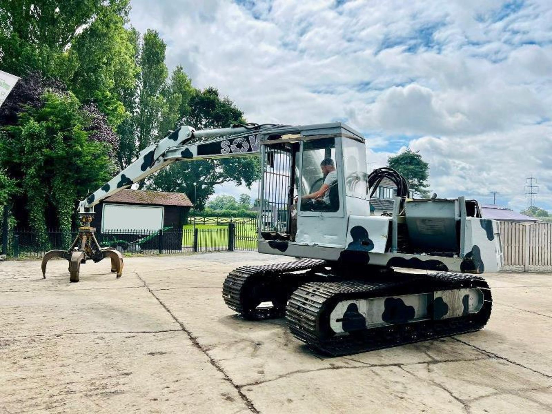 HYMAC TRACKED EXCAVATOR C/W 5 TINE SCRAP GRAB - Image 2 of 10