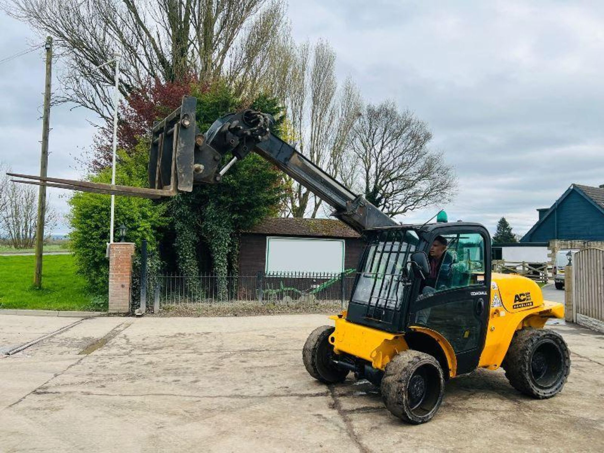 JCB 520-40 4WD TELEHANDLER *YEAR 2017* C/W PALLET TINES - Bild 18 aus 18