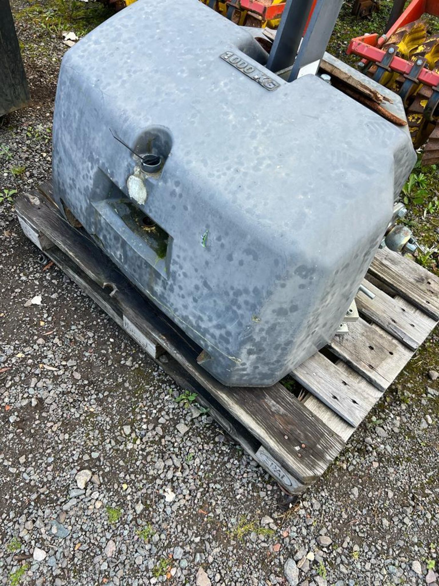 1000KG TRACTOR WEIGH BLOCK