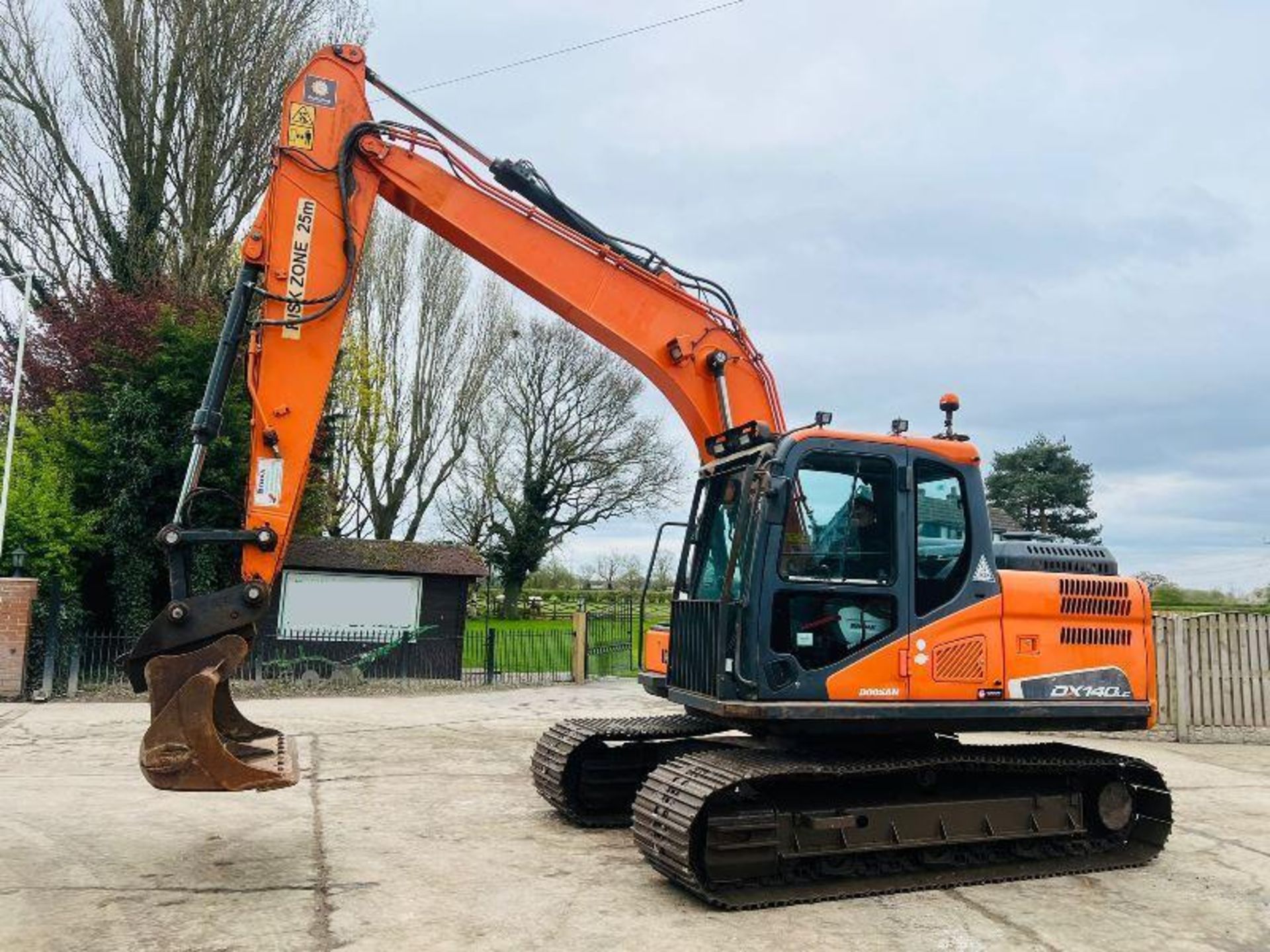 DOOSAN DX140LCR TRACKED EXCAVATOR *YEAR 2015* C/W QUICK HITCH & BUCKET - Bild 19 aus 19