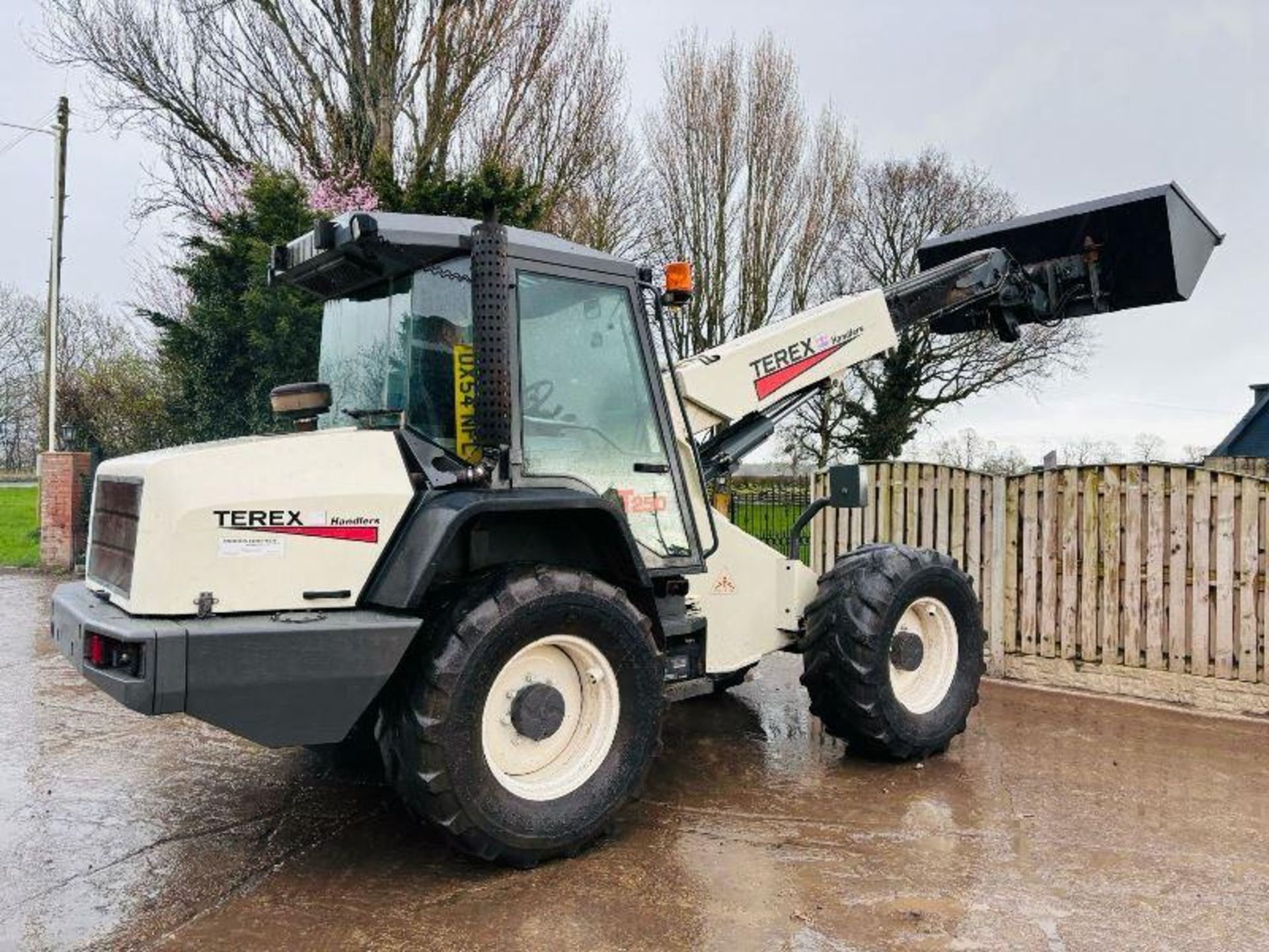 TEREX T250 4WD TELEHANDLER C/W BRAND NEW BUCKET - Image 10 of 17