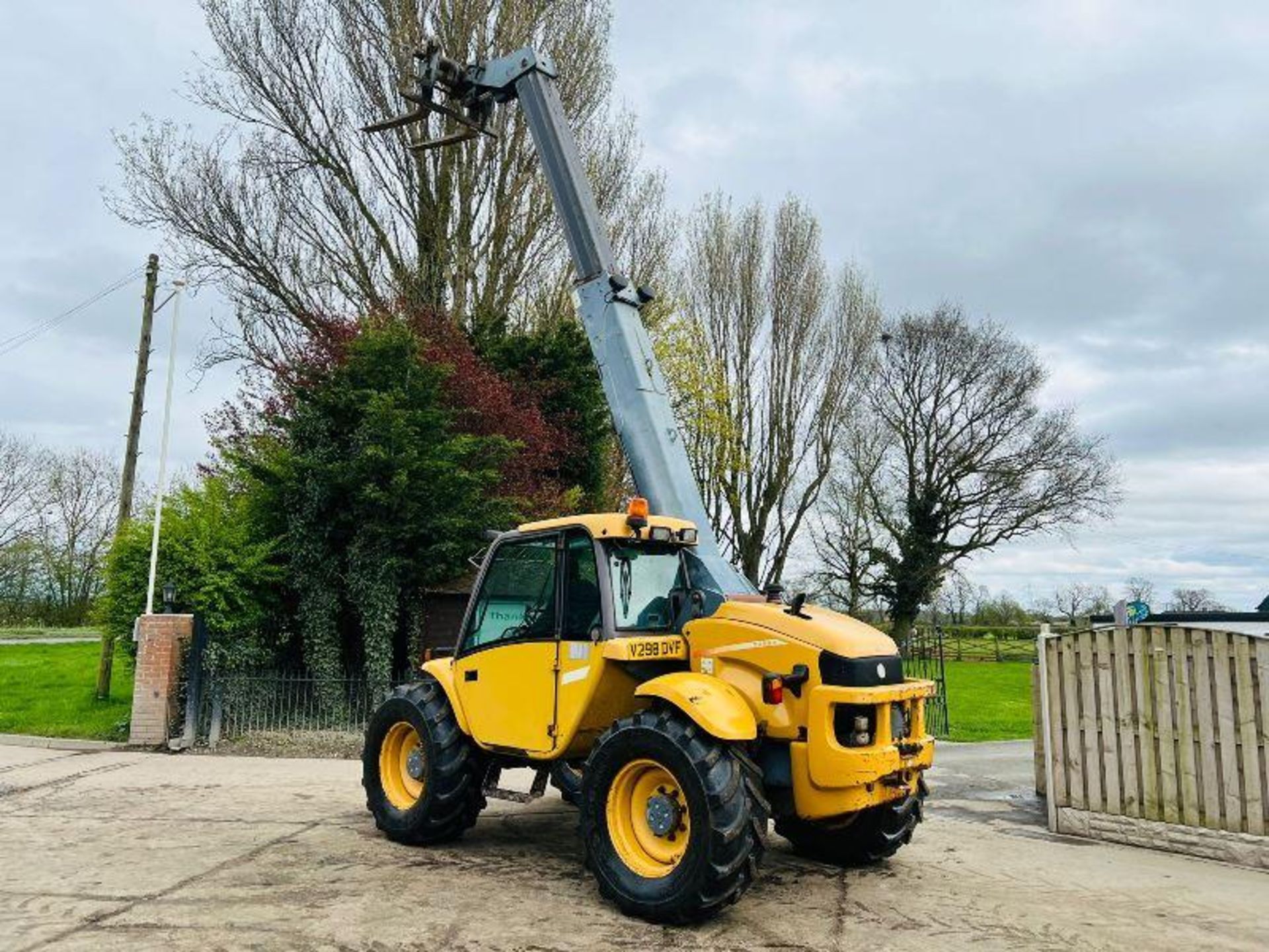 NEW HOLLAND LM430A 4WD TELEHANDLER C/W PALLET TINES - Image 11 of 19