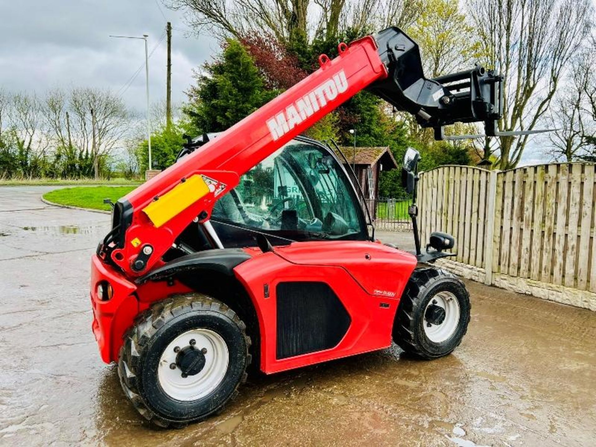 MANITOU MT420 COMFORT TURBO 4WD TELEHANDLER *YEAR 2018* C/W PALLET TINES - Image 10 of 17