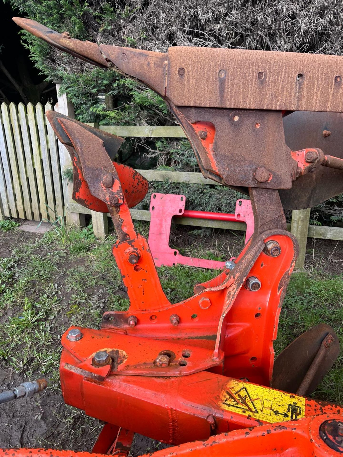 KUHN MULTIMASTER 122 5 FARROW PLOUGH - Image 7 of 7