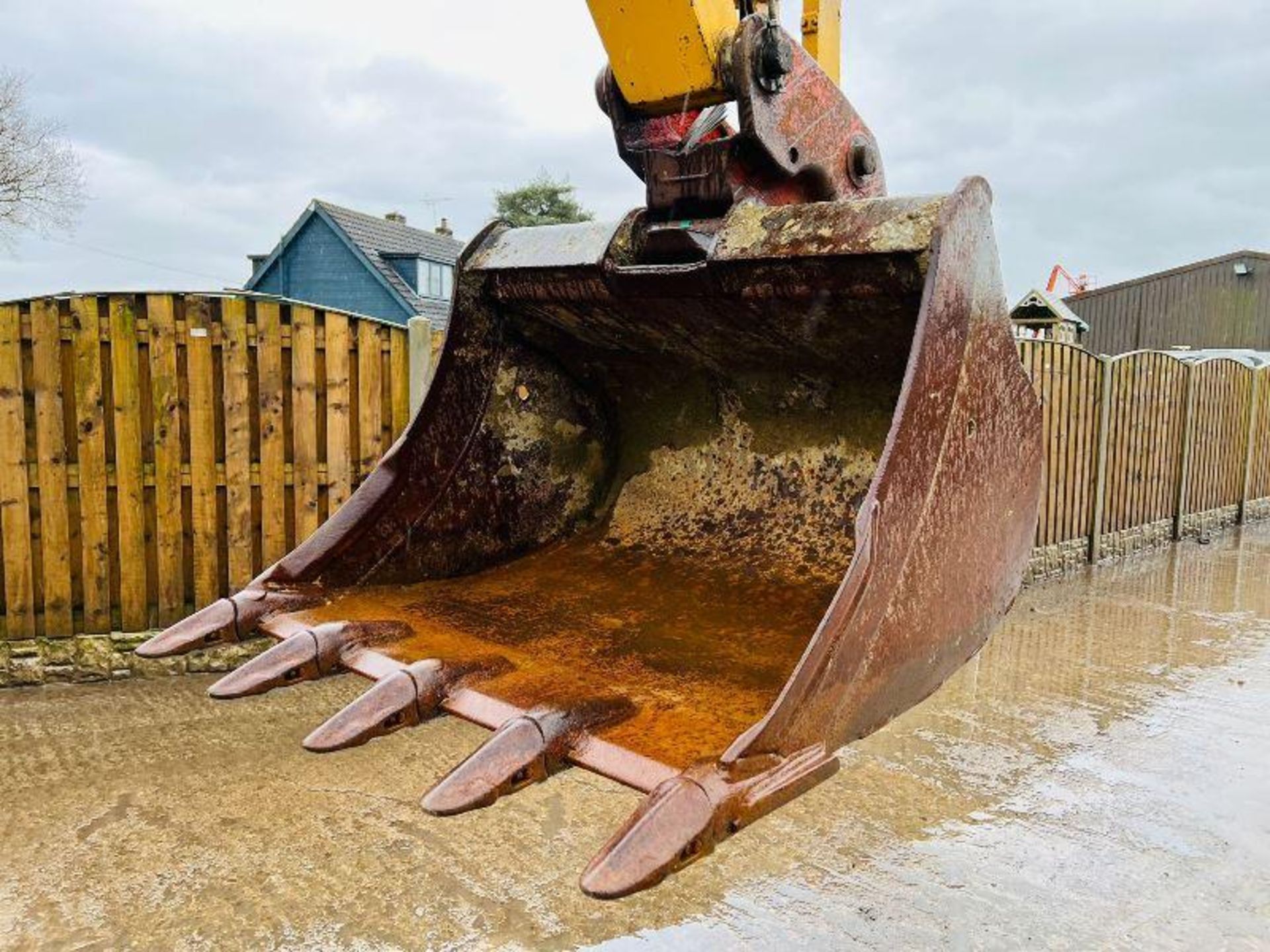 KOMATSU PC130 TRACKED EXCAVATOR C/W QUICK HITCH & BUCKET - Image 13 of 20