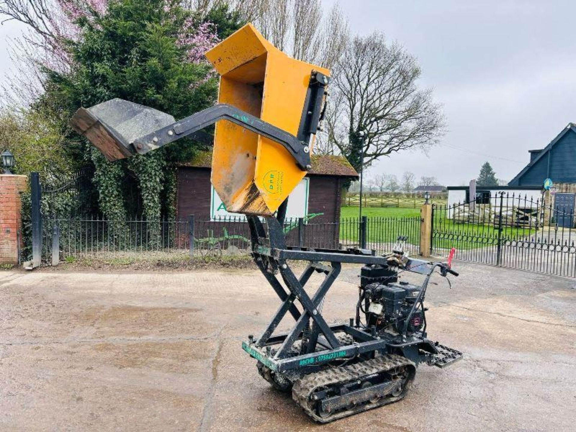 LUMAG SELF LOADING TRACKED PEDESTRIAN HIGH TIP DUMPER C/W RUBBER TRACKS - Image 16 of 16