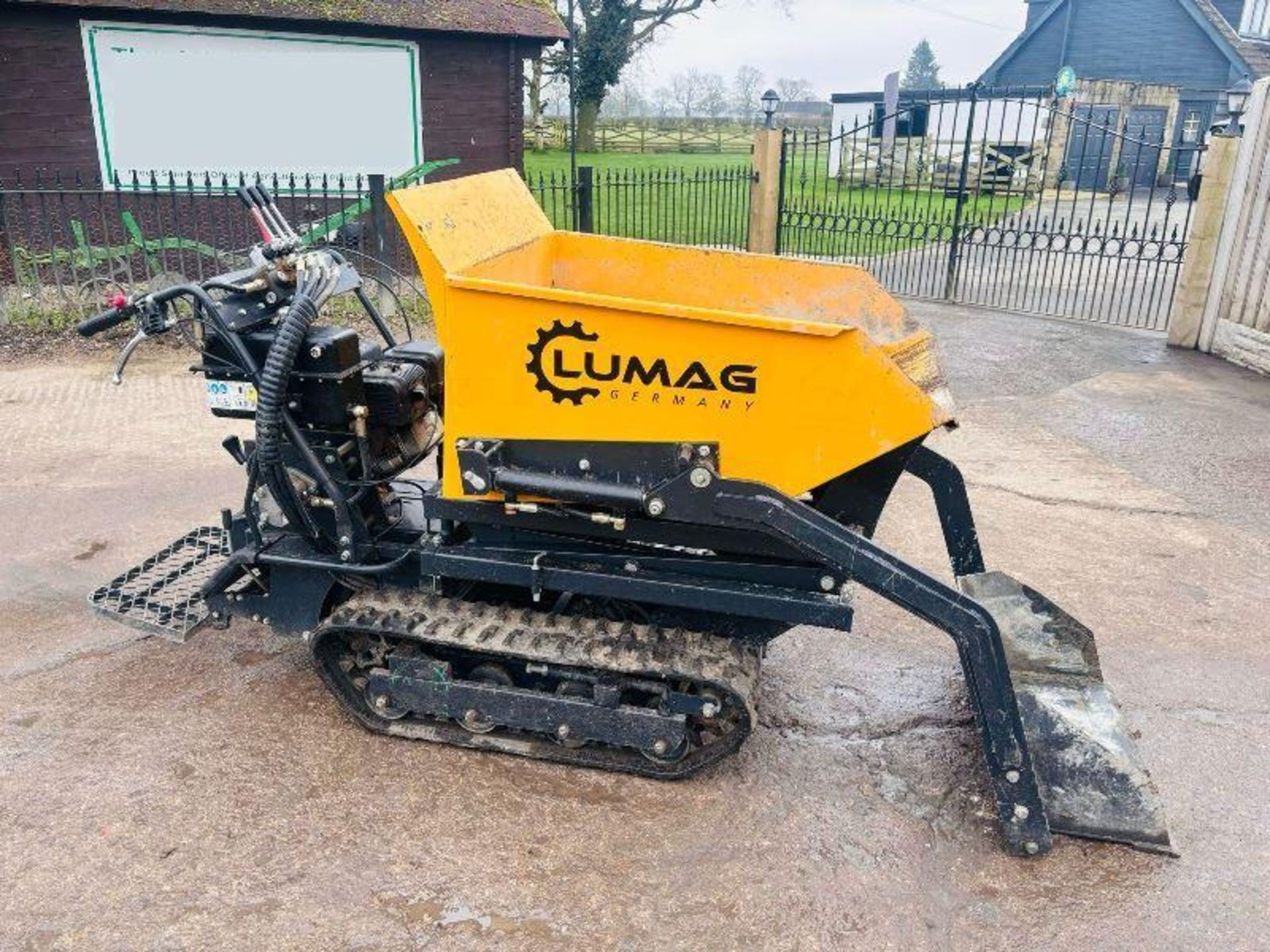 LUMAG SELF LOADING TRACKED PEDESTRIAN HIGH TIP DUMPER C/W RUBBER TRACKS - Bild 8 aus 16