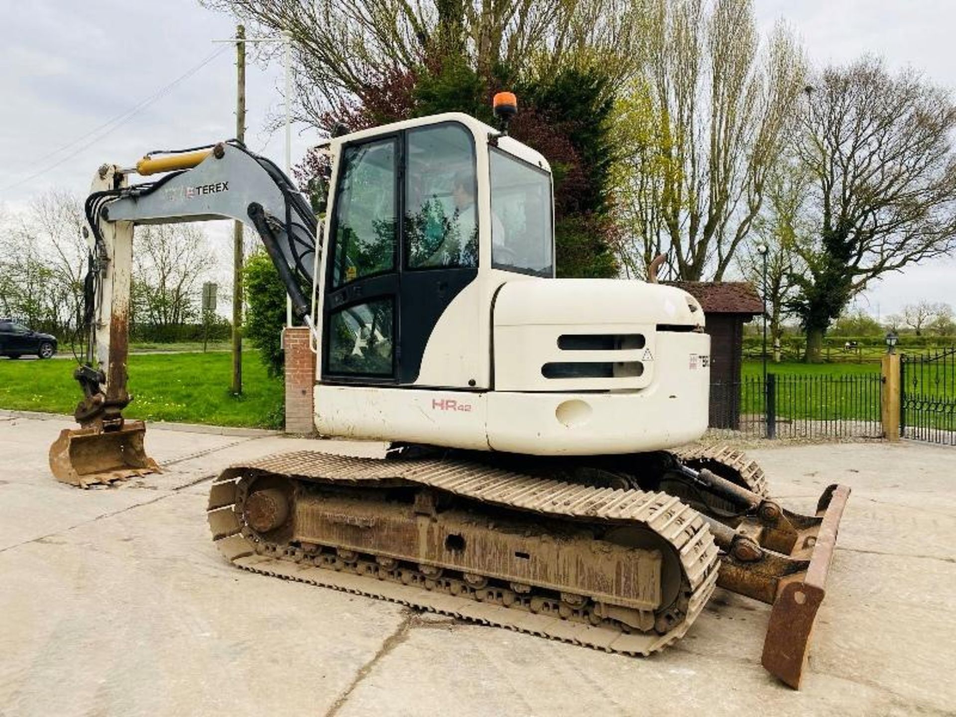 TEREX HR42 EXCAVATOR *ZERO SWING* C/W QUICK HITCH & BUCKET - Image 9 of 17