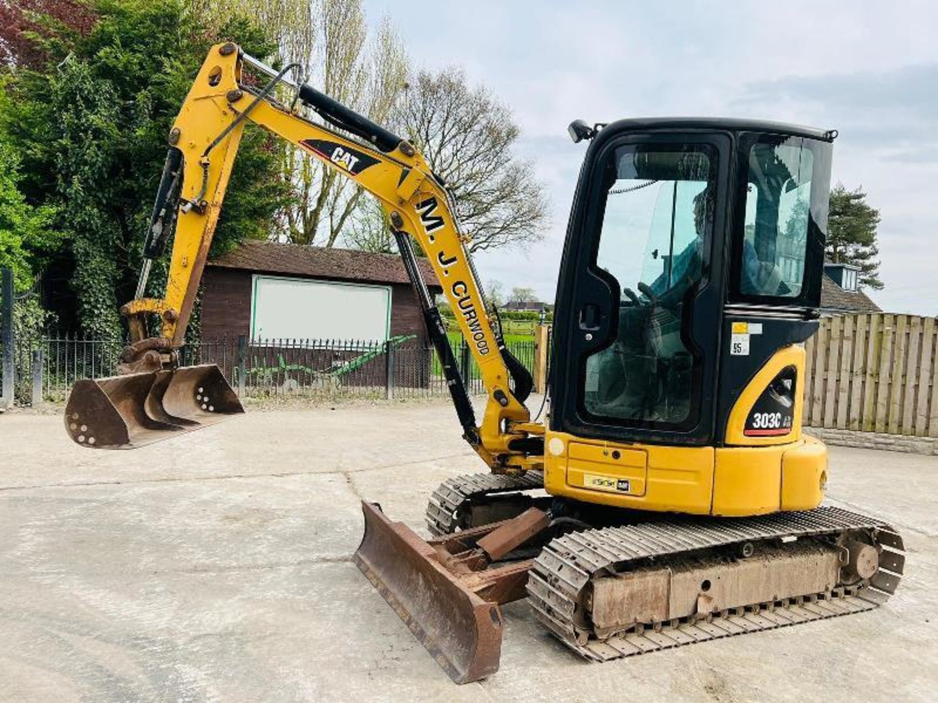 CATERPILLAR 302C TRACKED EXCAVATOR C/W QUICK HITCH & BUCKET  - Image 5 of 17