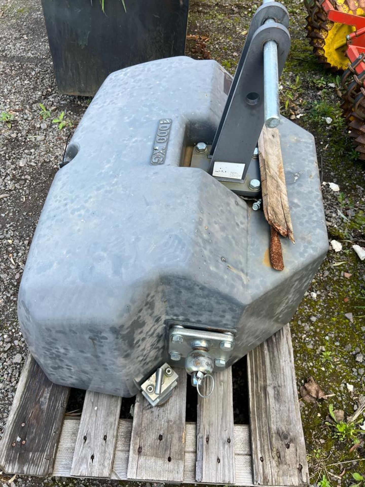 1000KG TRACTOR WEIGH BLOCK - Bild 2 aus 3